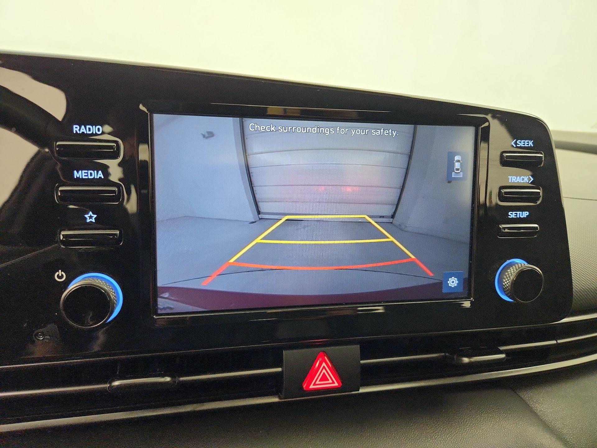 Thumbnail: 2022 Hyundai Elantra - 14