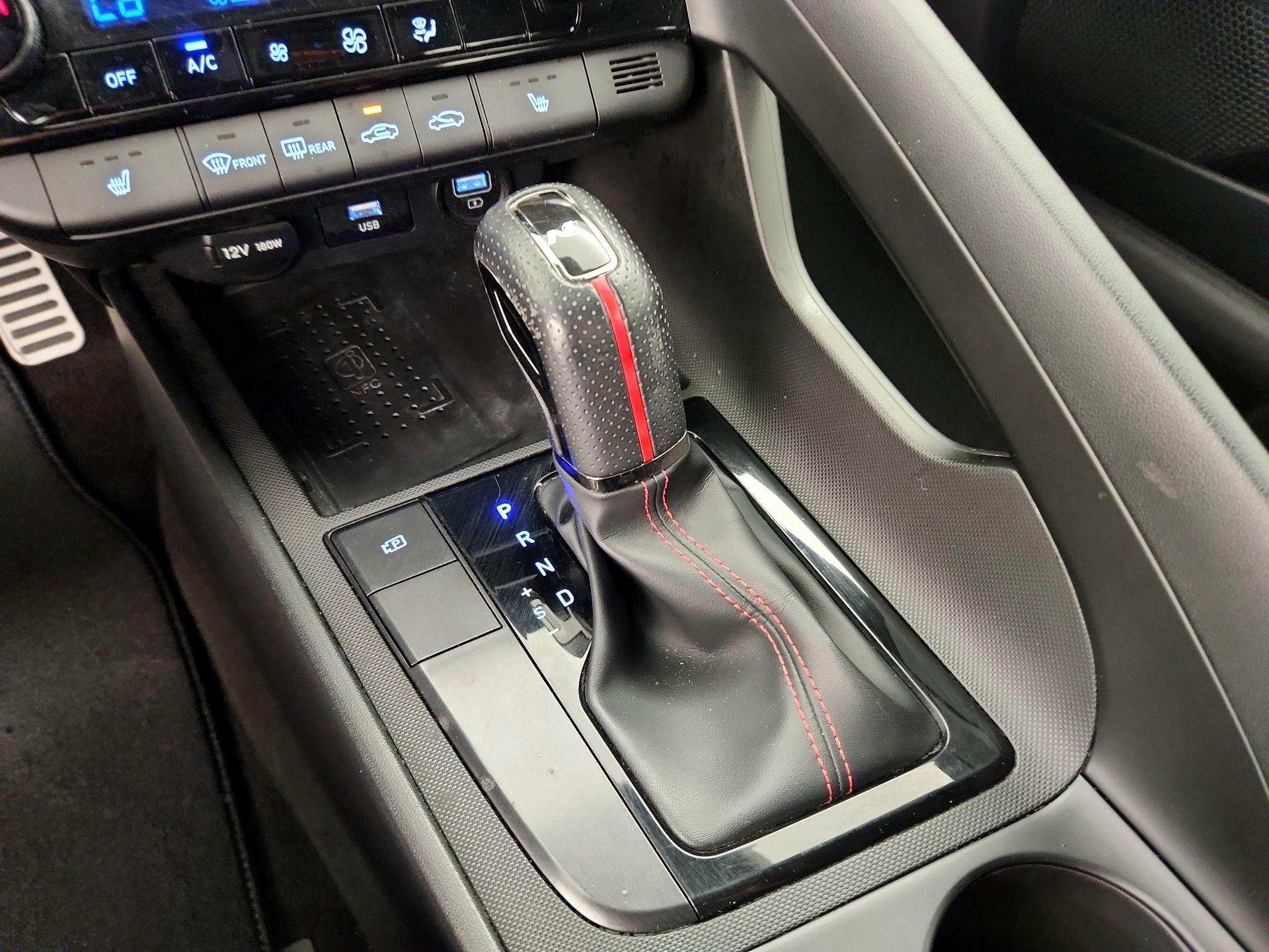 Thumbnail: 2022 Hyundai Elantra - 17