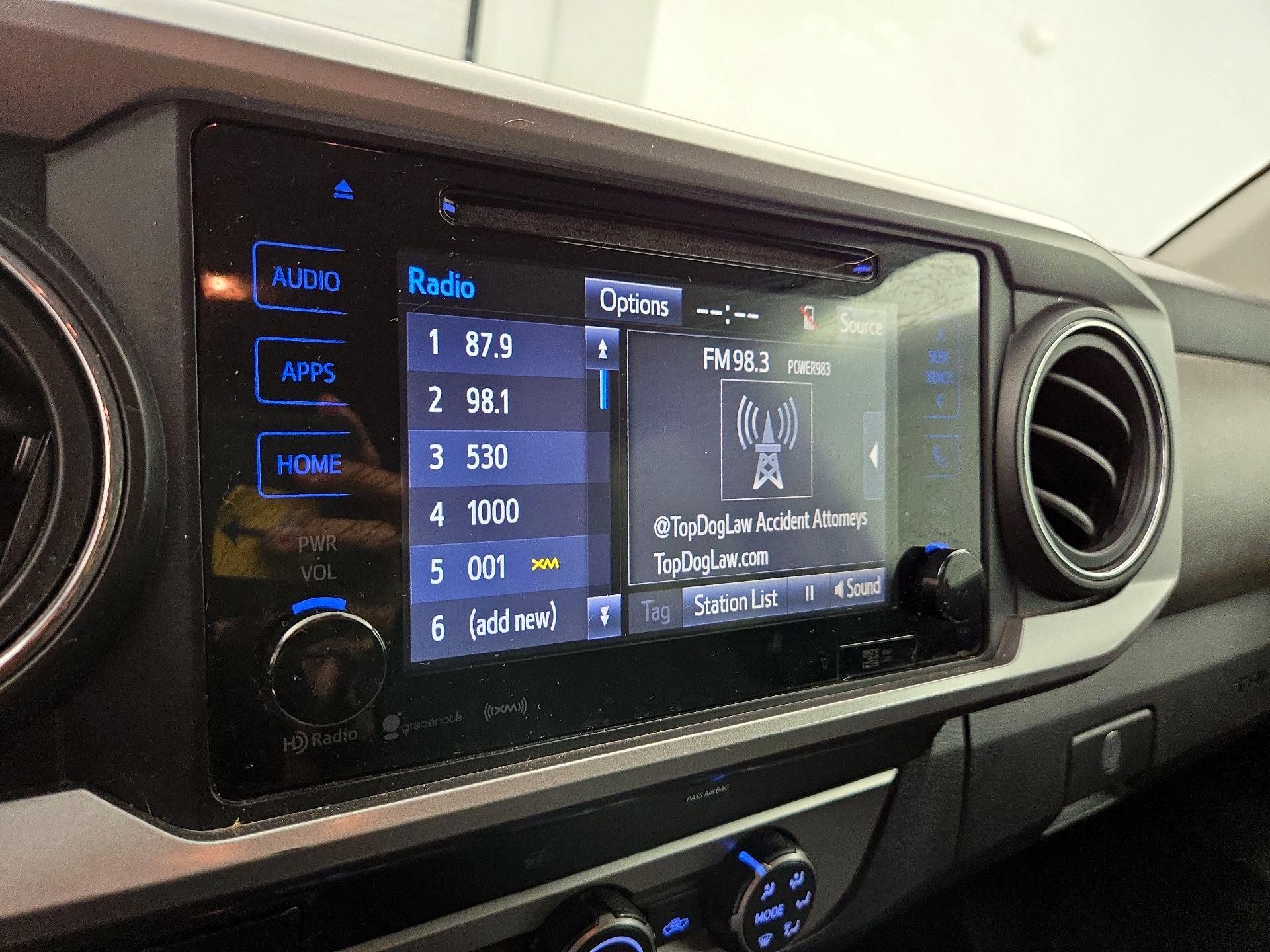 Thumbnail: 2019 Toyota Tacoma - 15