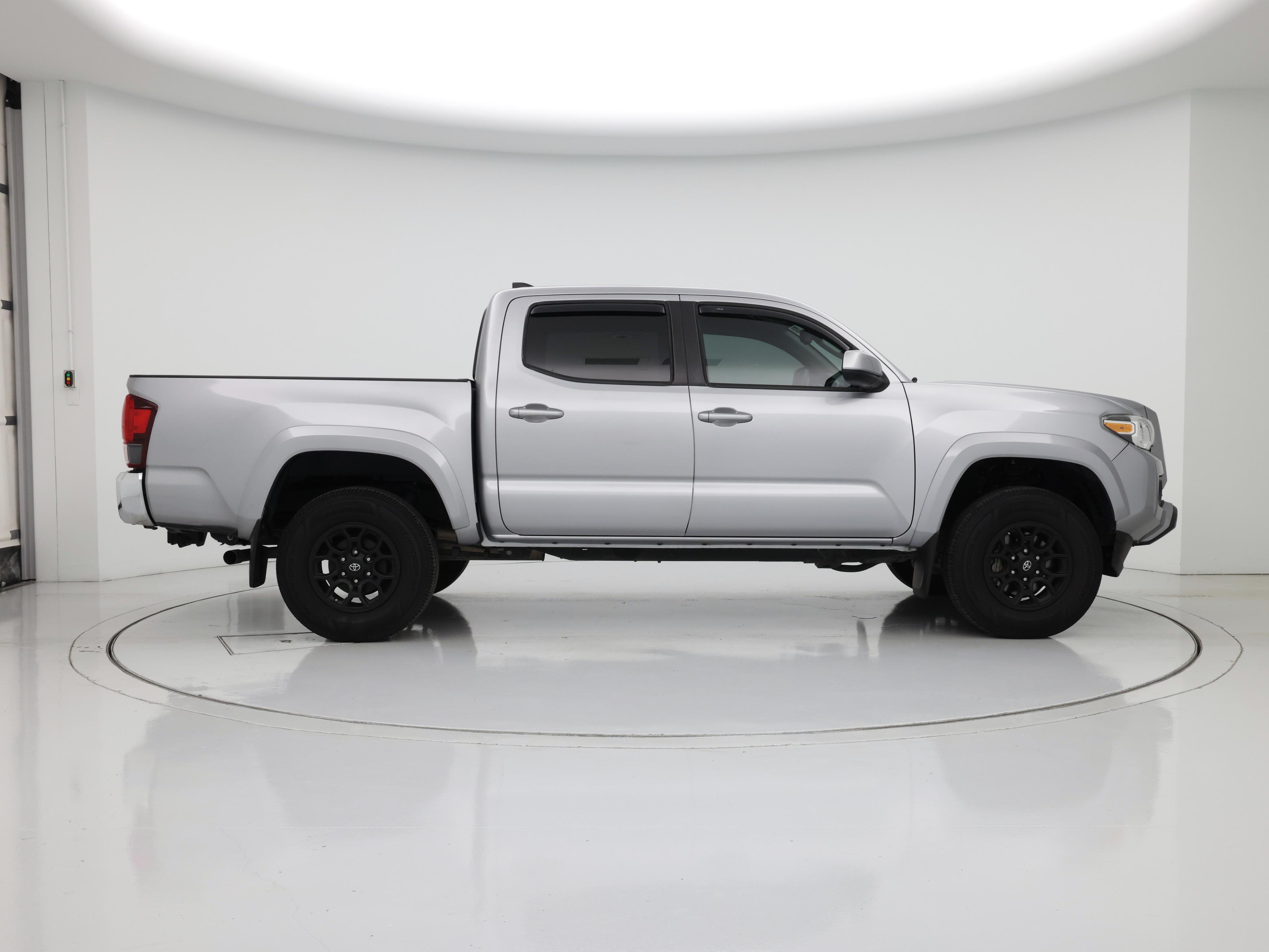 Thumbnail: 2019 Toyota Tacoma - 7