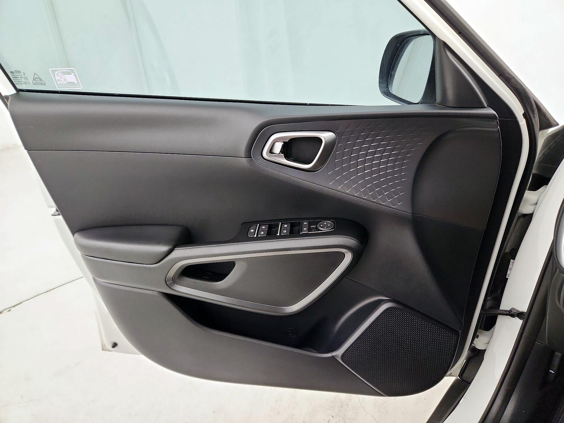 Thumbnail: 2020 Kia Soul - 12