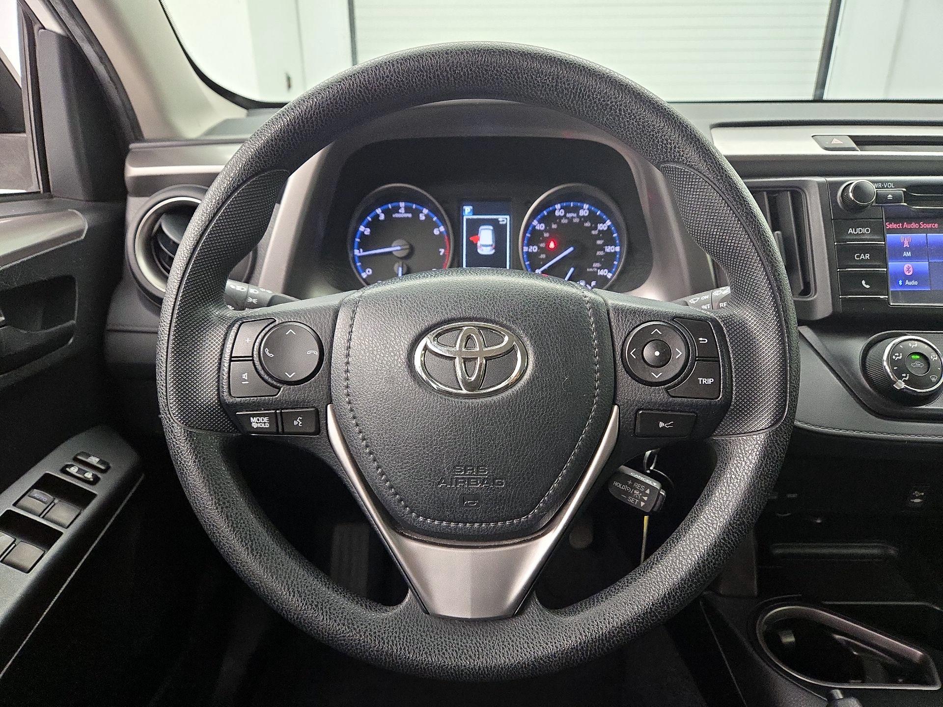 Thumbnail: 2017 Toyota RAV4 - 10