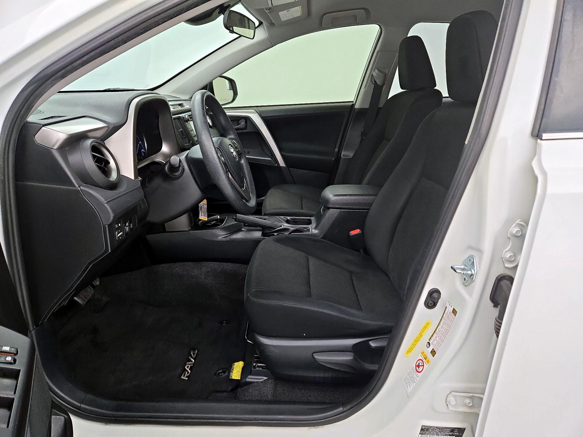 Thumbnail: 2017 Toyota RAV4 - 11