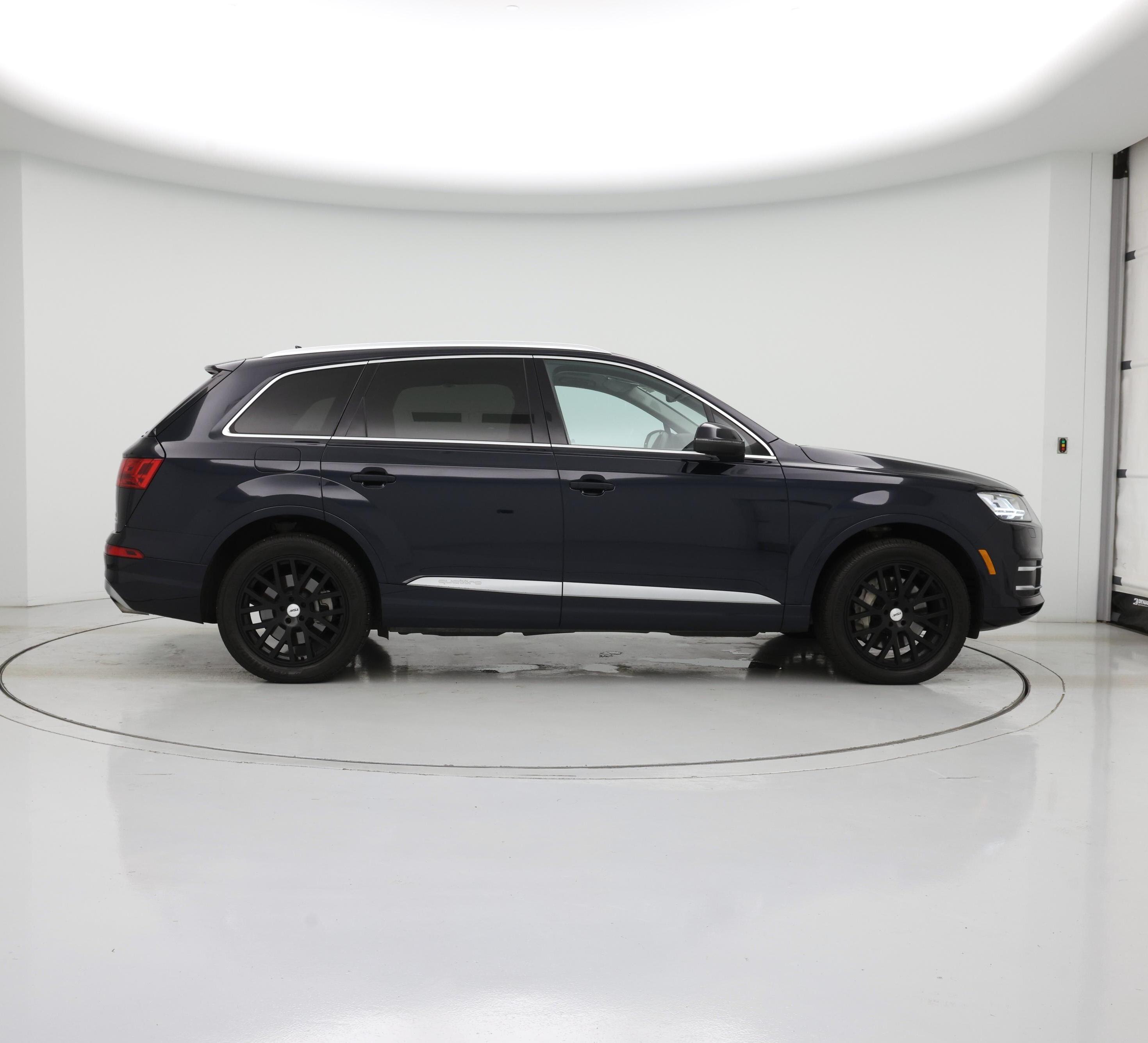 Thumbnail: 2017 Audi Q7 - 7