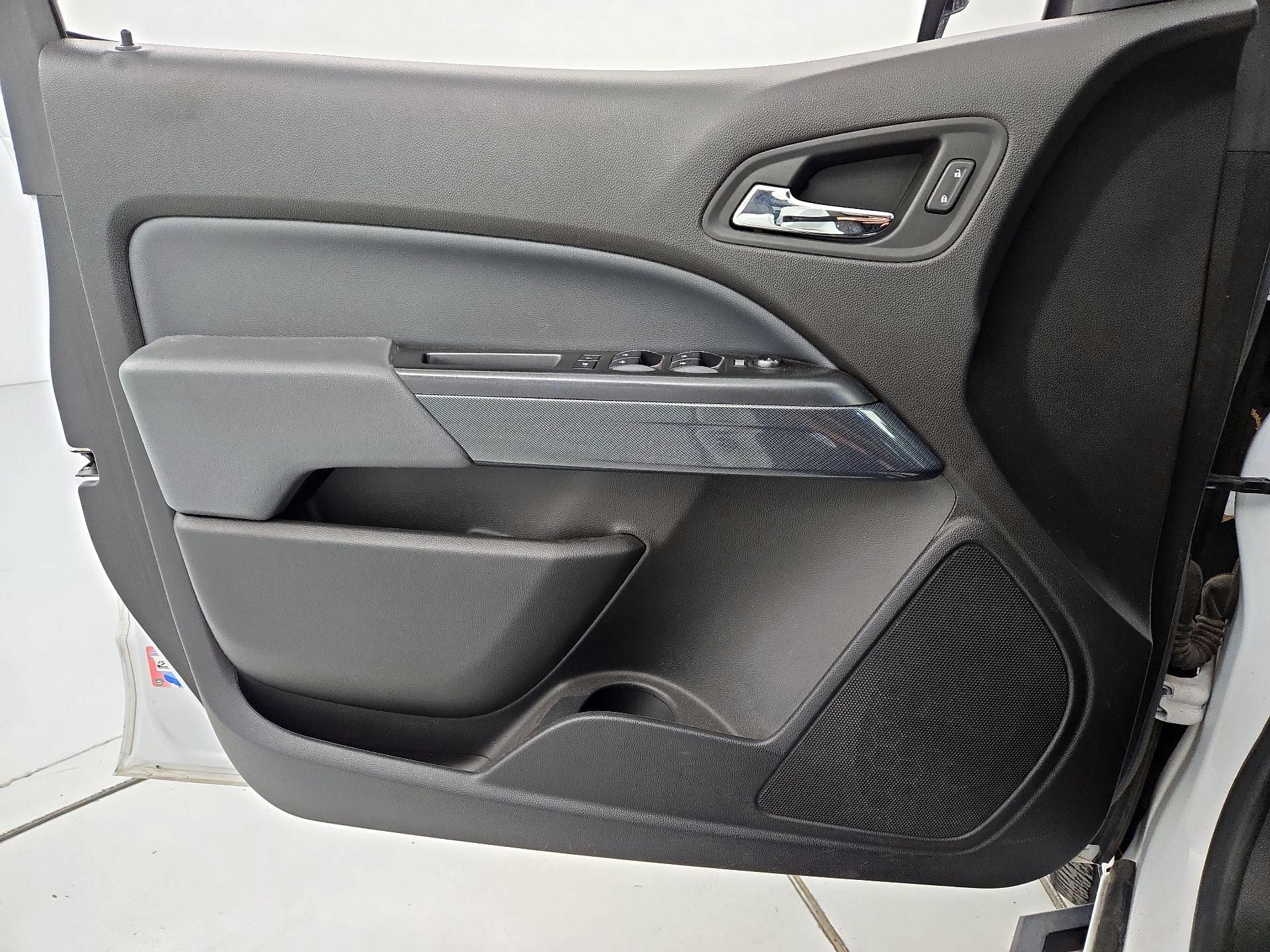 Thumbnail: 2018 Chevrolet Colorado - 12