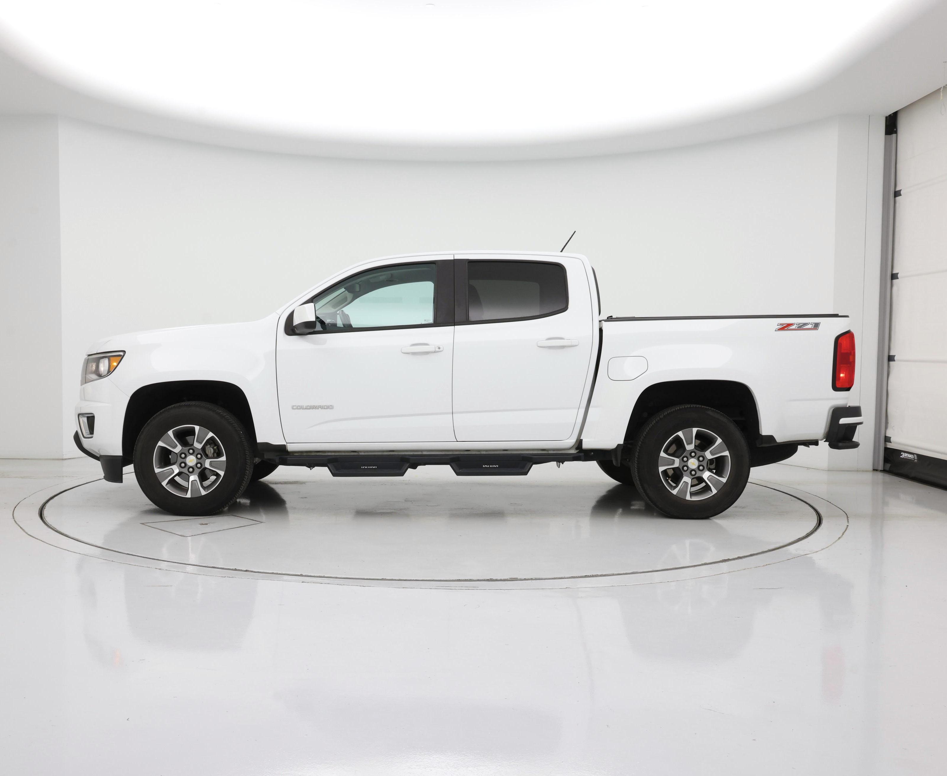 Thumbnail: 2018 Chevrolet Colorado - 3
