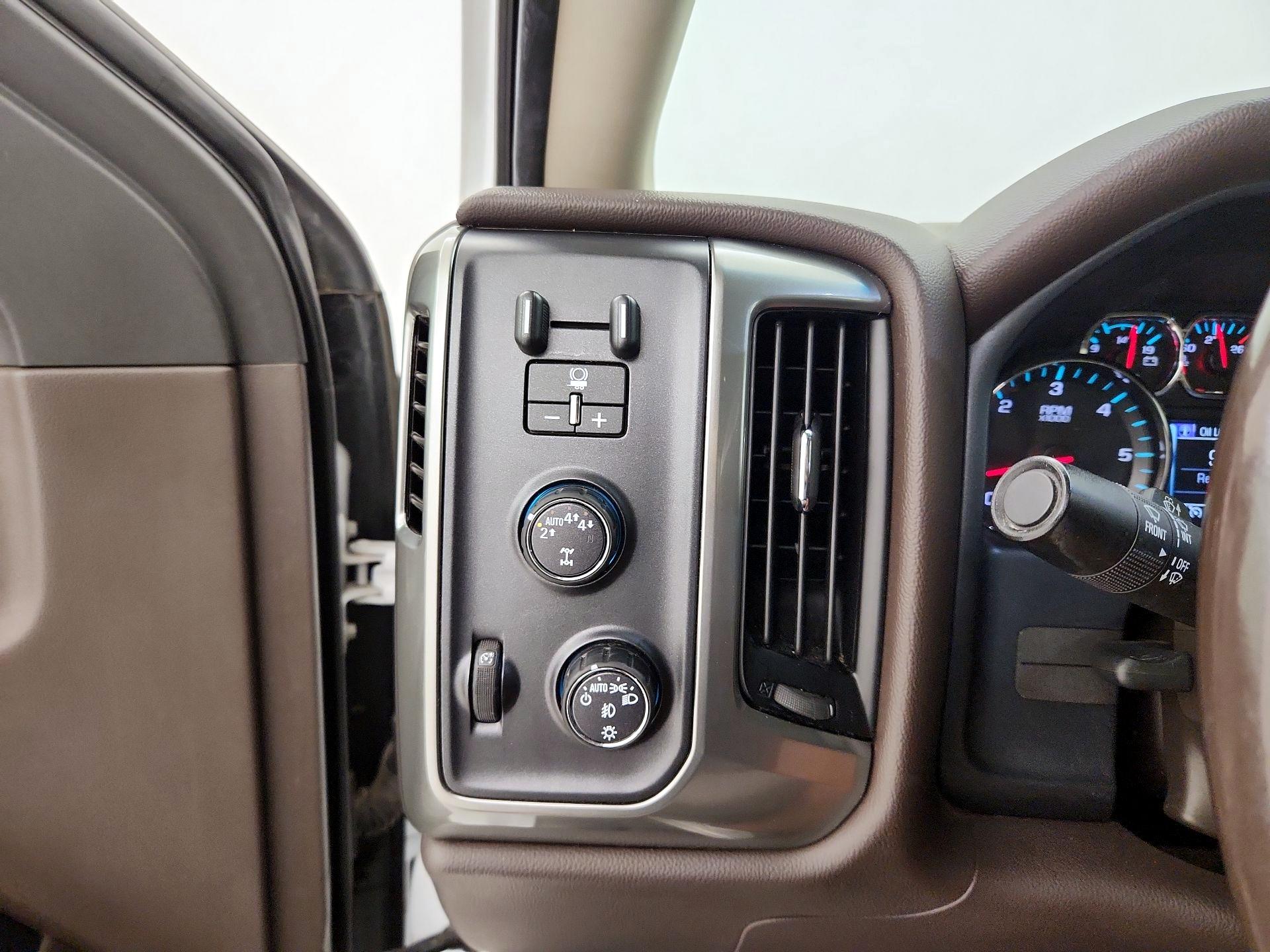 Thumbnail: 2018 Chevrolet Silverado 1500 - 13