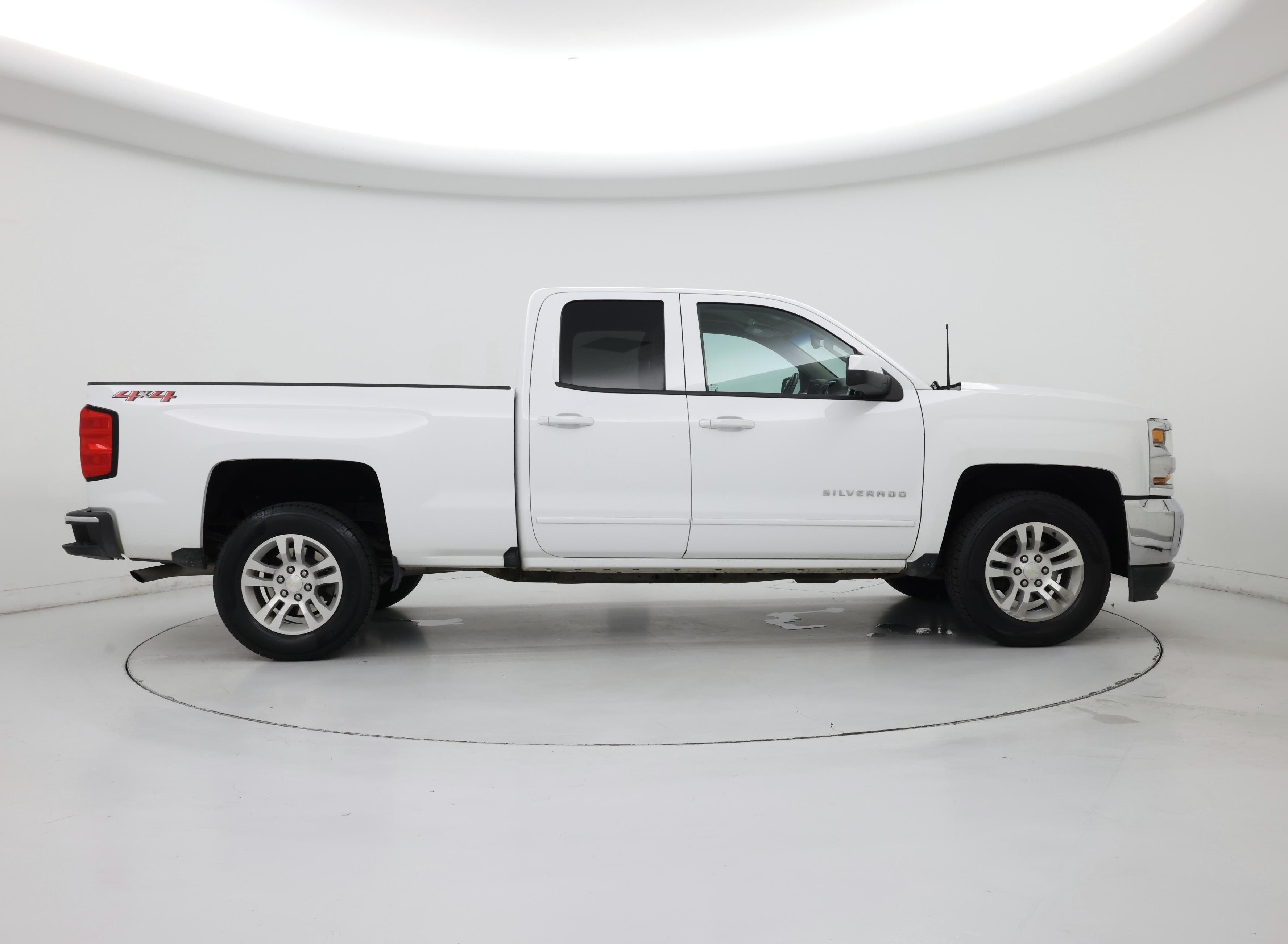 Thumbnail: 2018 Chevrolet Silverado 1500 - 7