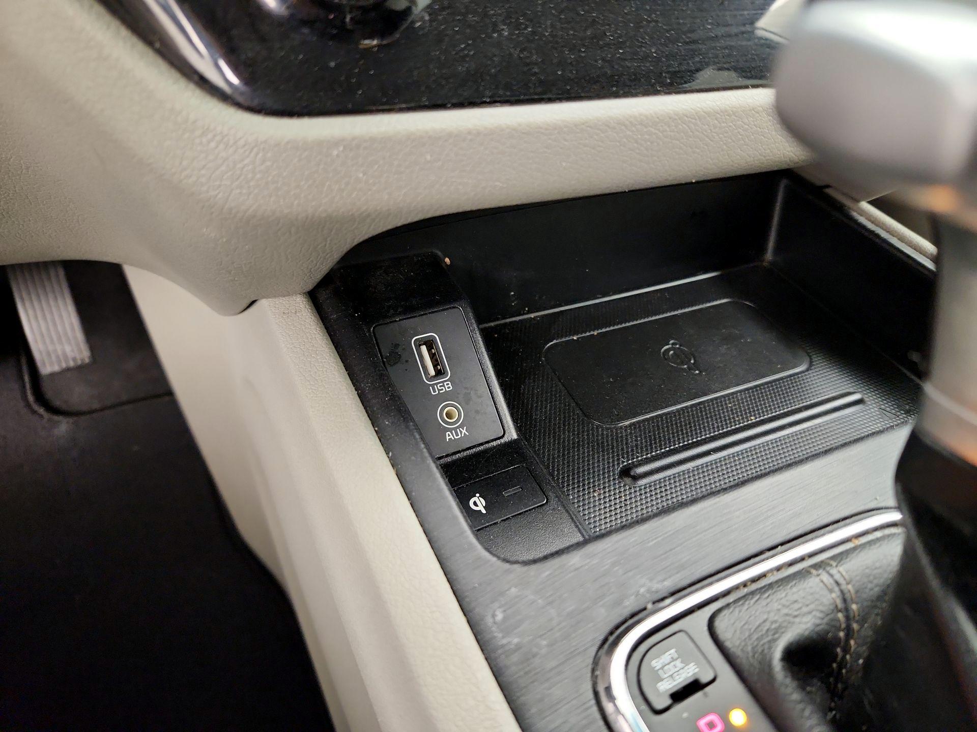 Thumbnail: 2020 Kia Sedona - 18