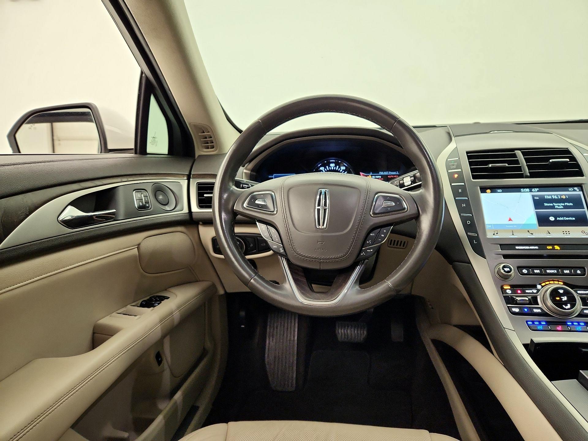 Thumbnail: 2017 Lincoln MKZ - 10