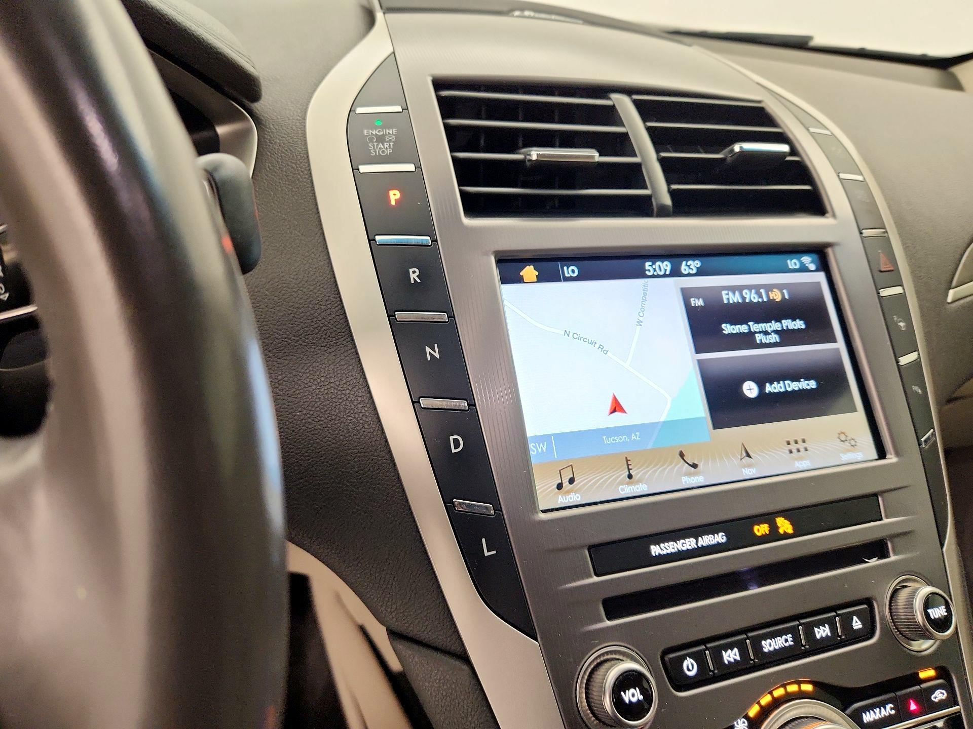 Thumbnail: 2017 Lincoln MKZ - 17
