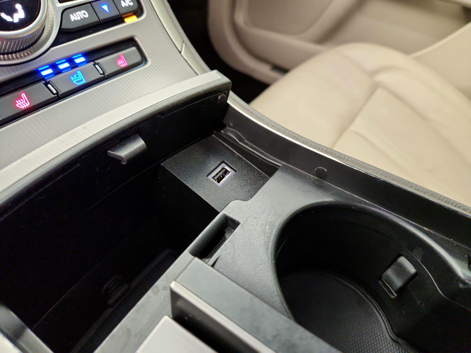 Thumbnail: 2017 Lincoln MKZ - 18