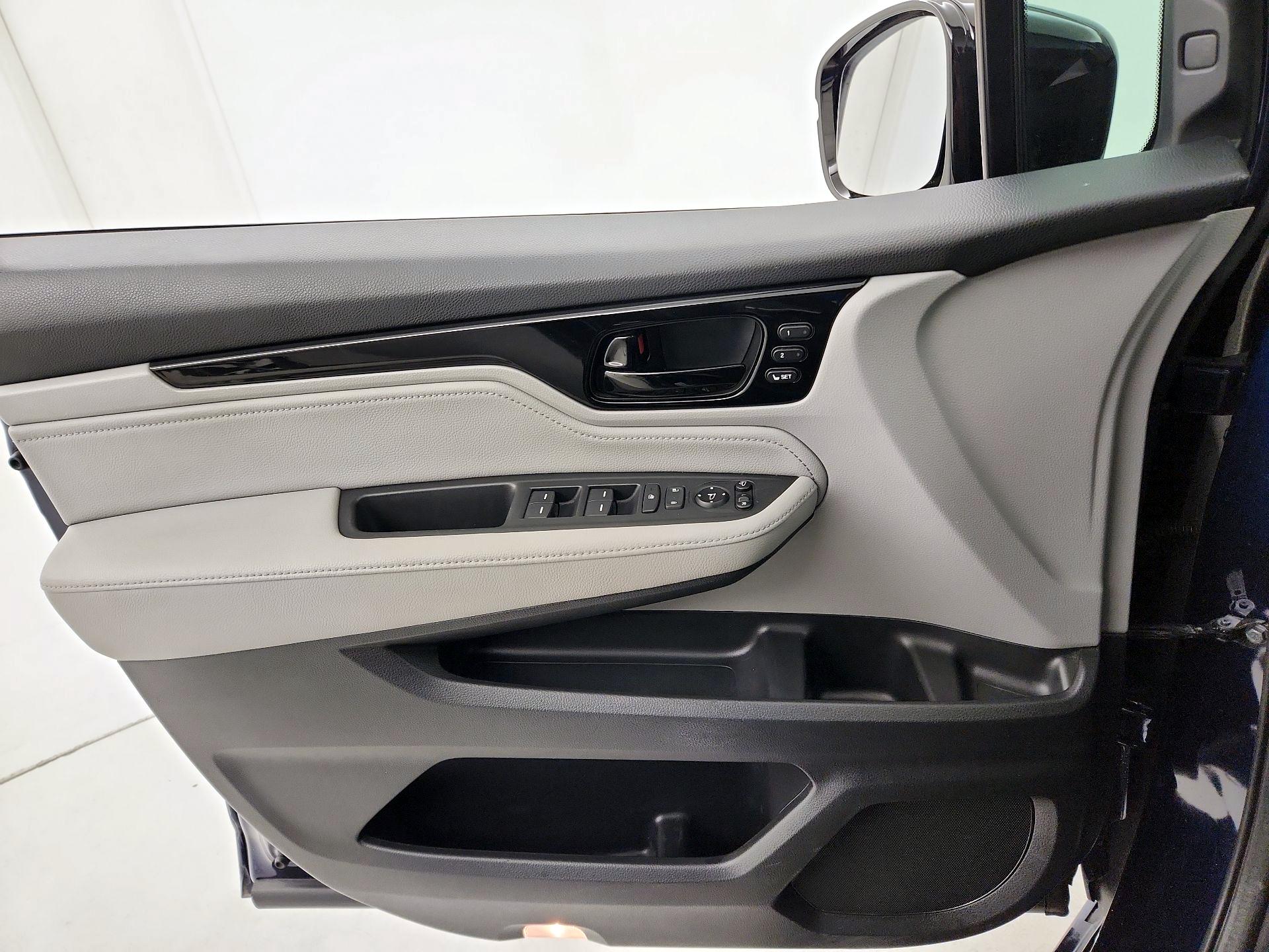 Thumbnail: 2018 Honda Odyssey - 12