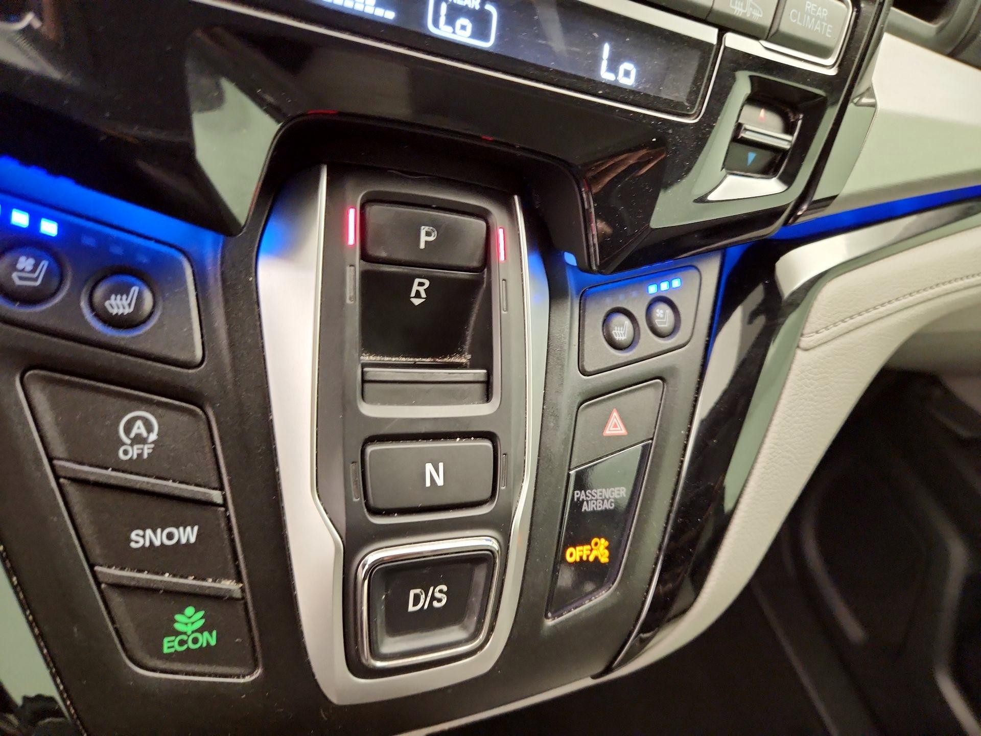Thumbnail: 2018 Honda Odyssey - 18