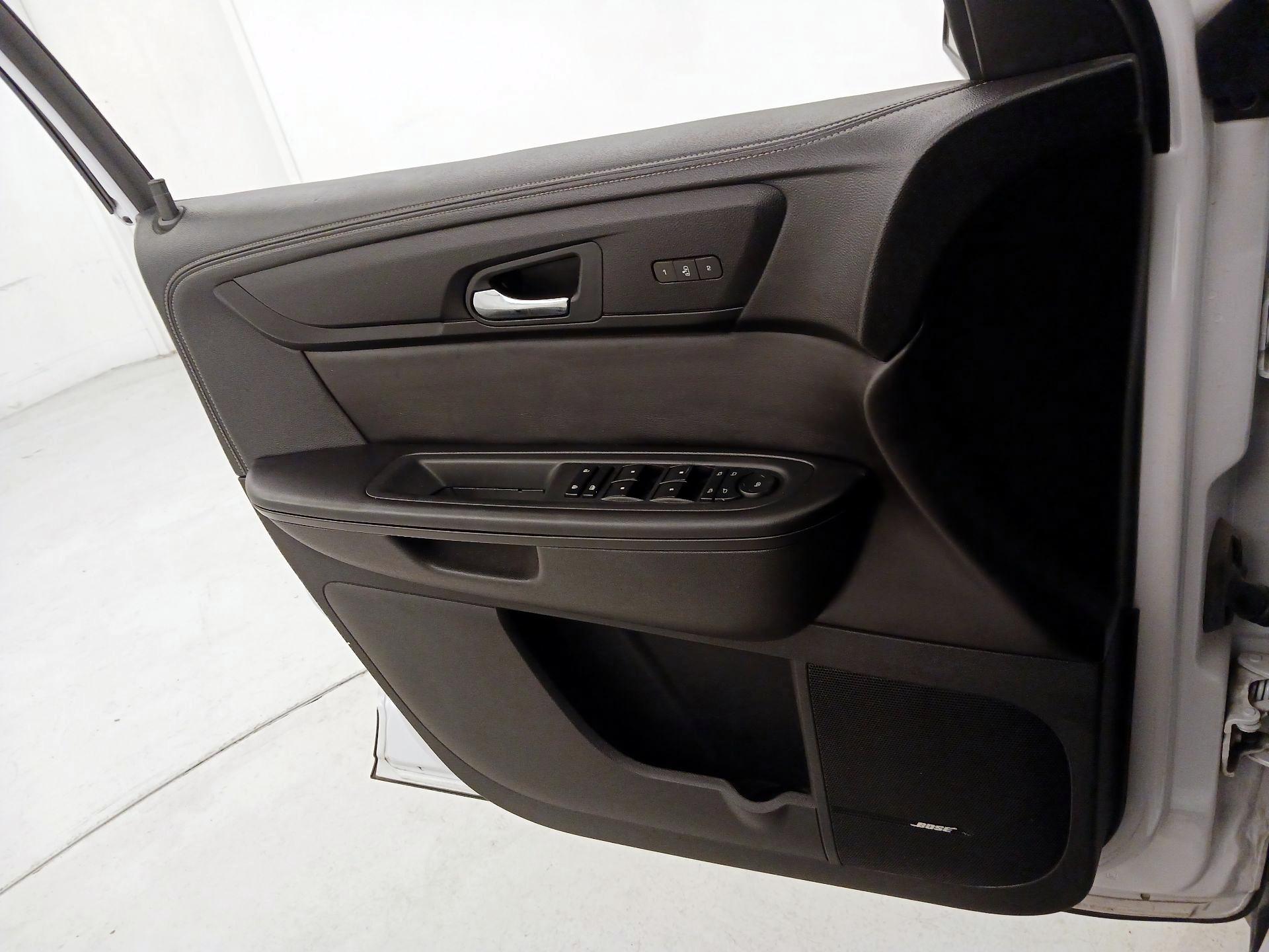 Thumbnail: 2016 Chevrolet Traverse - 12