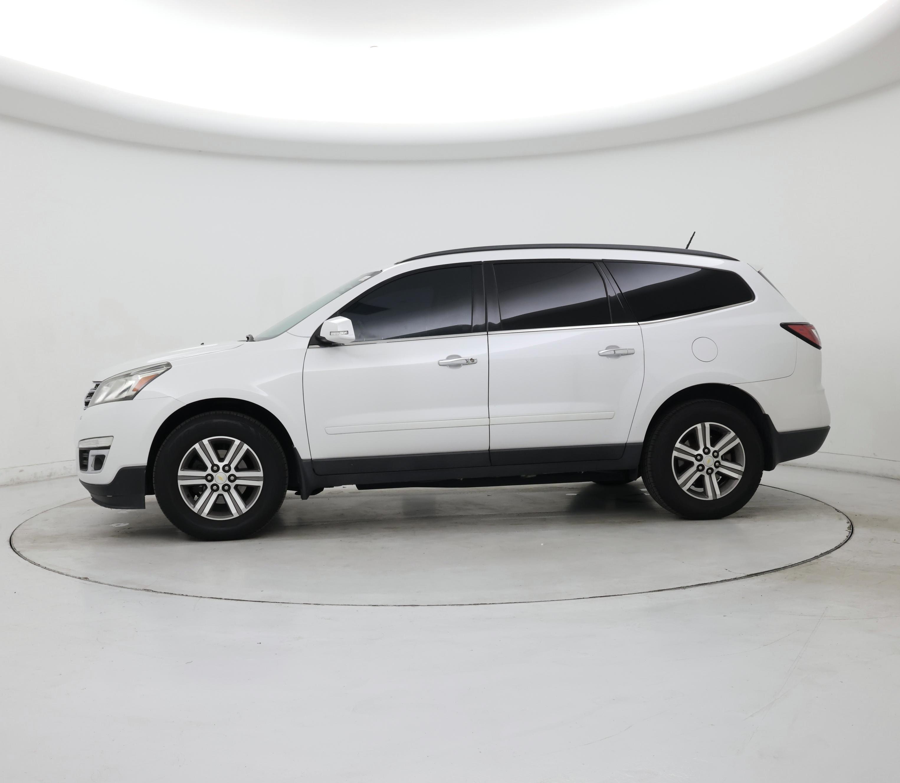 Thumbnail: 2016 Chevrolet Traverse - 3