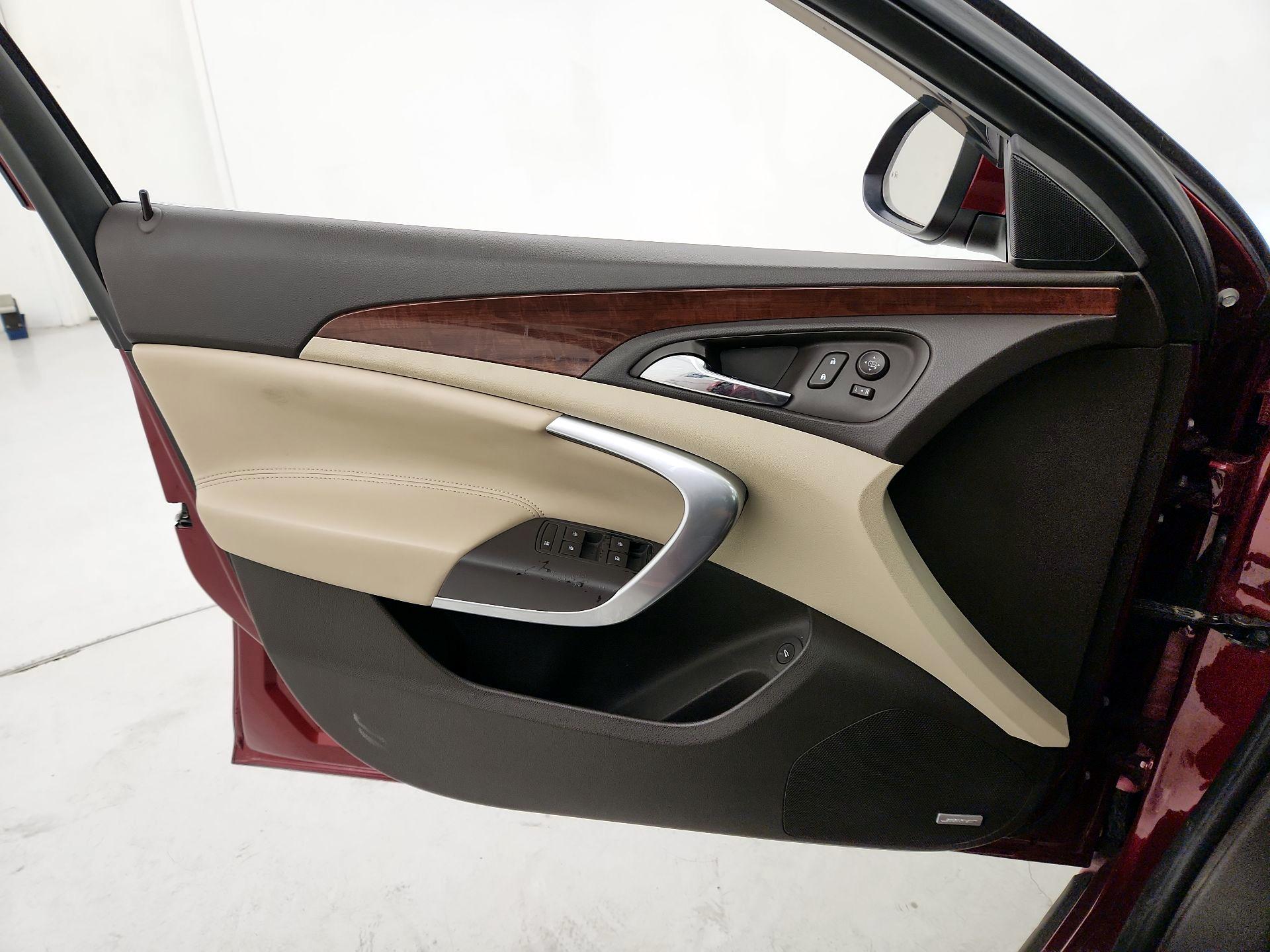 Thumbnail: 2016 Buick Regal - 12