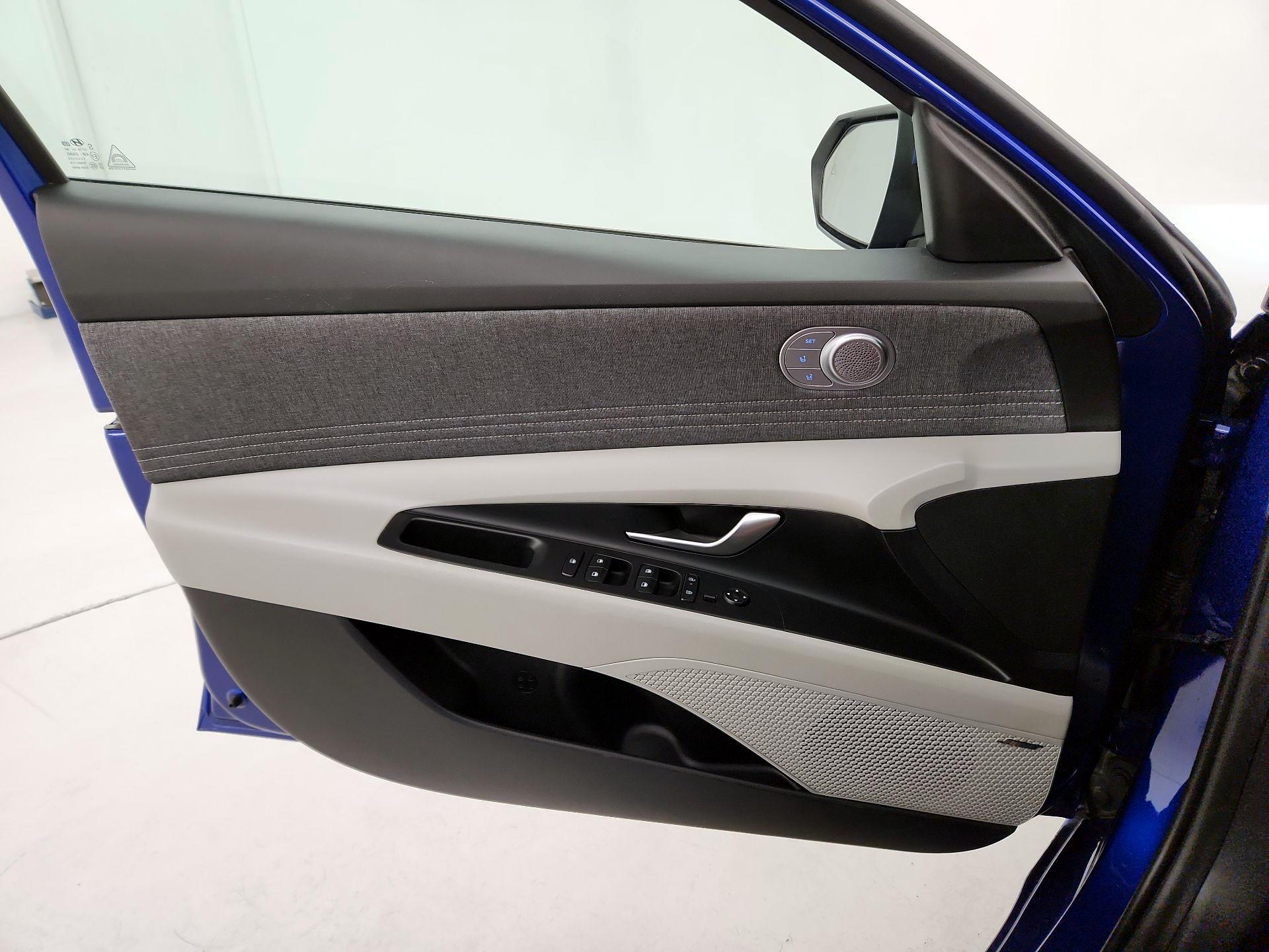 Thumbnail: 2025 Hyundai Elantra - 12