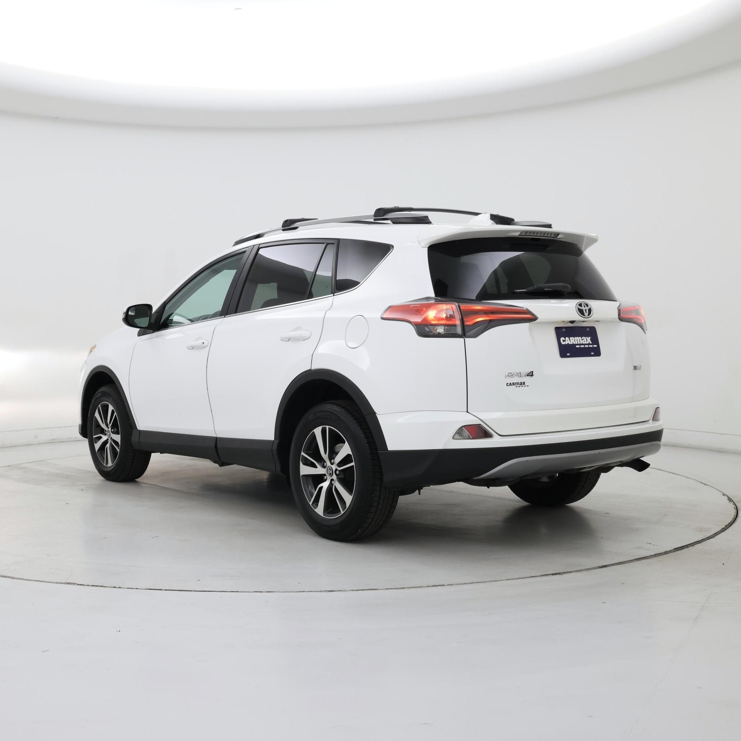 Thumbnail: 2017 Toyota RAV4 - 2