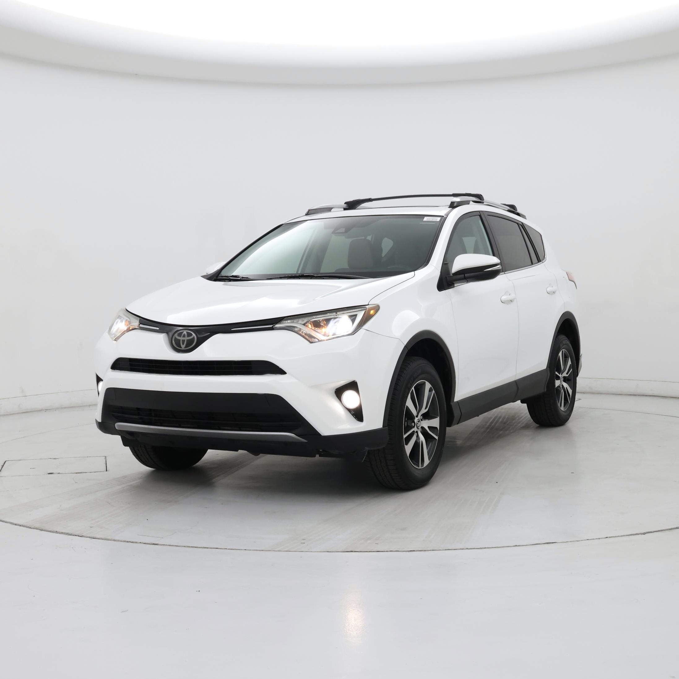 Thumbnail: 2017 Toyota RAV4 - 4