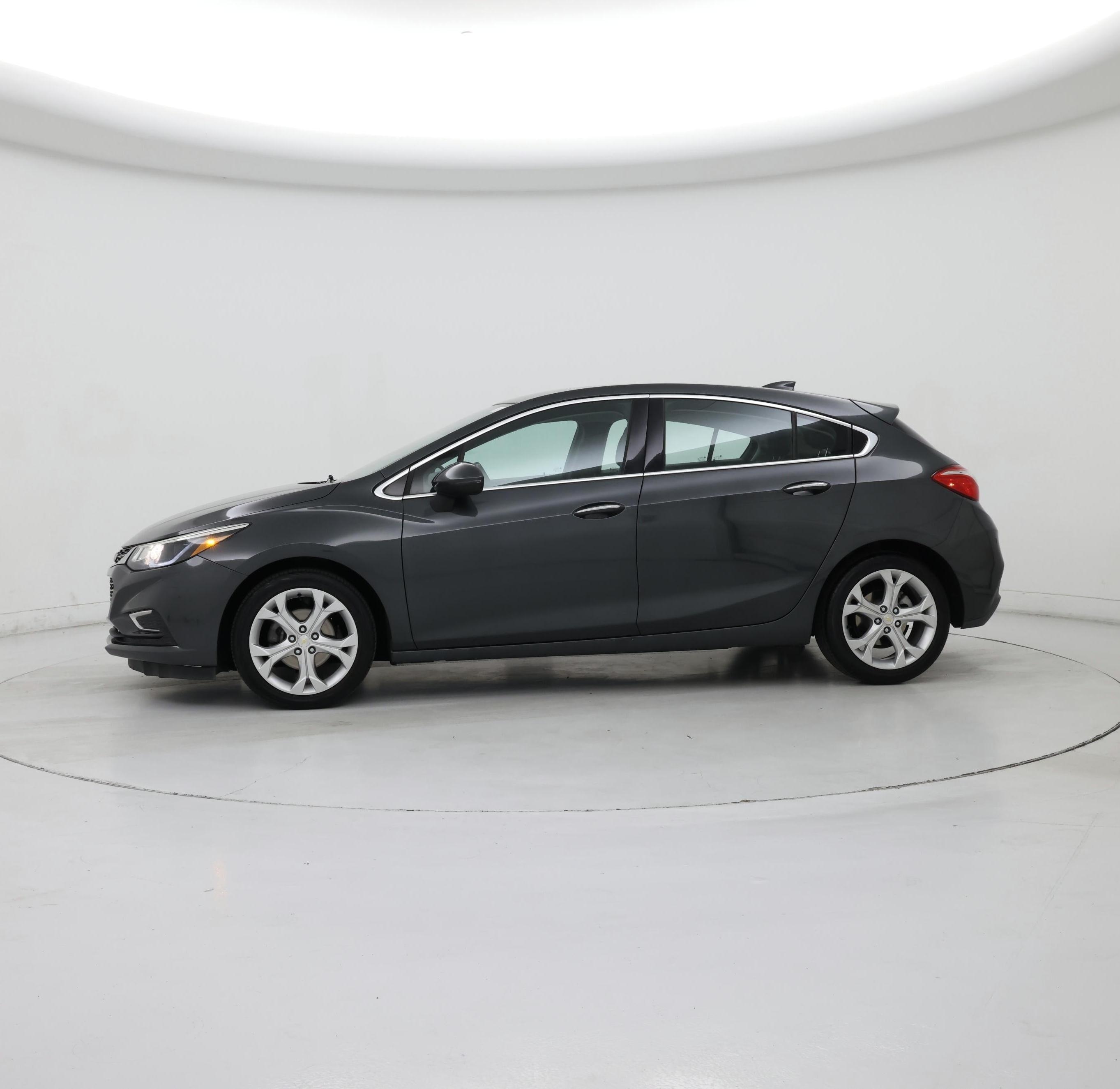Thumbnail: 2017 Chevrolet Cruze - 3