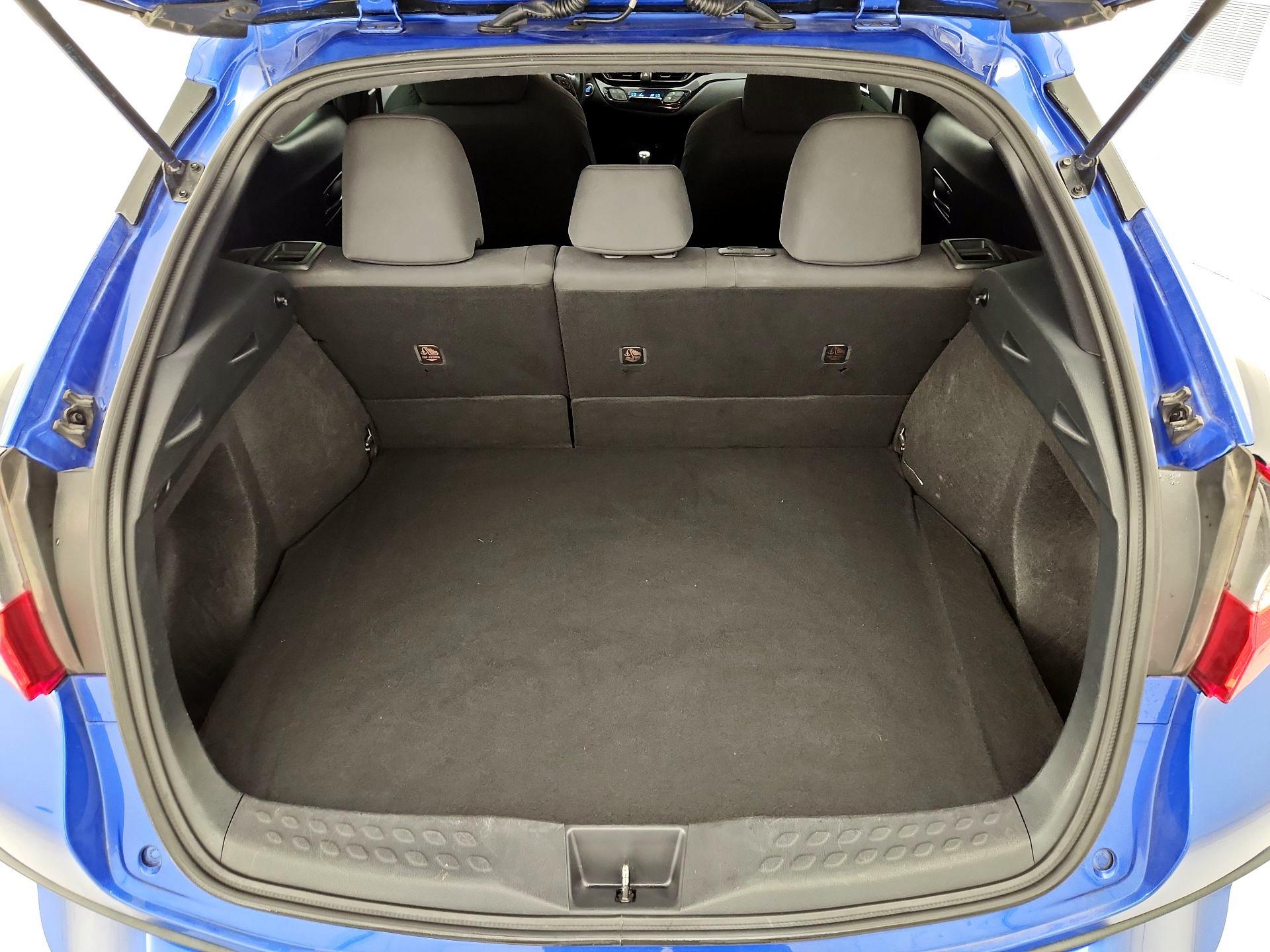 Thumbnail: 2018 Toyota C-HR - 20
