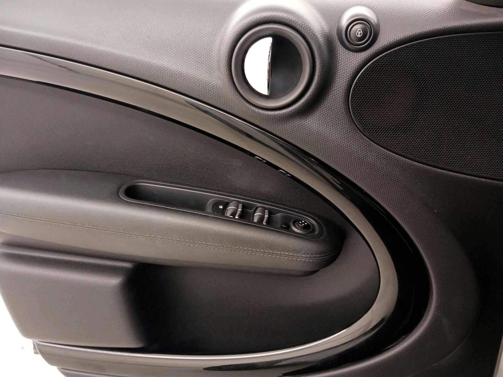 Thumbnail: 2015 MINI Cooper Countryman - 12