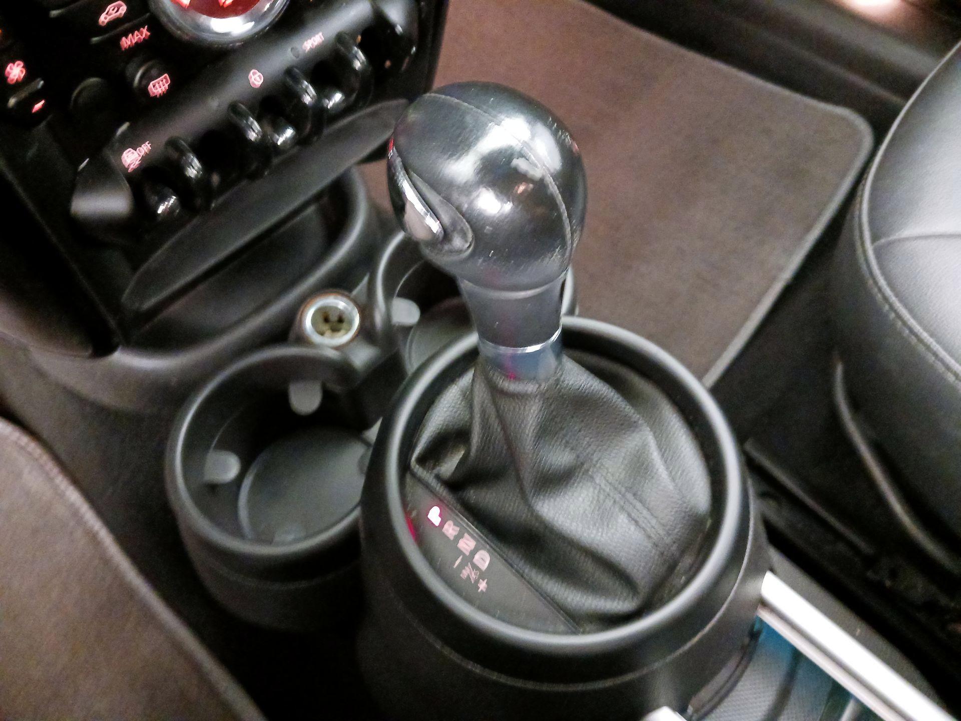 Thumbnail: 2015 MINI Cooper Countryman - 15