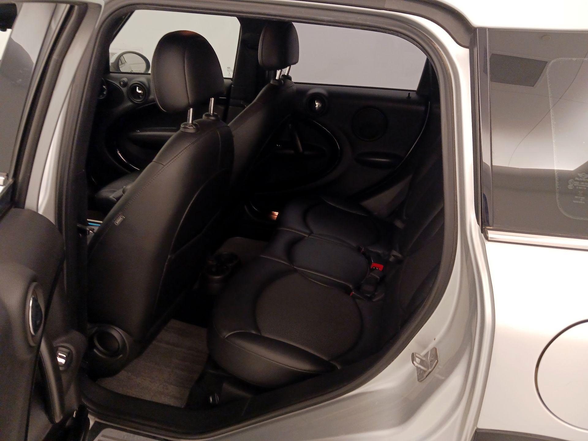 Thumbnail: 2015 MINI Cooper Countryman - 16