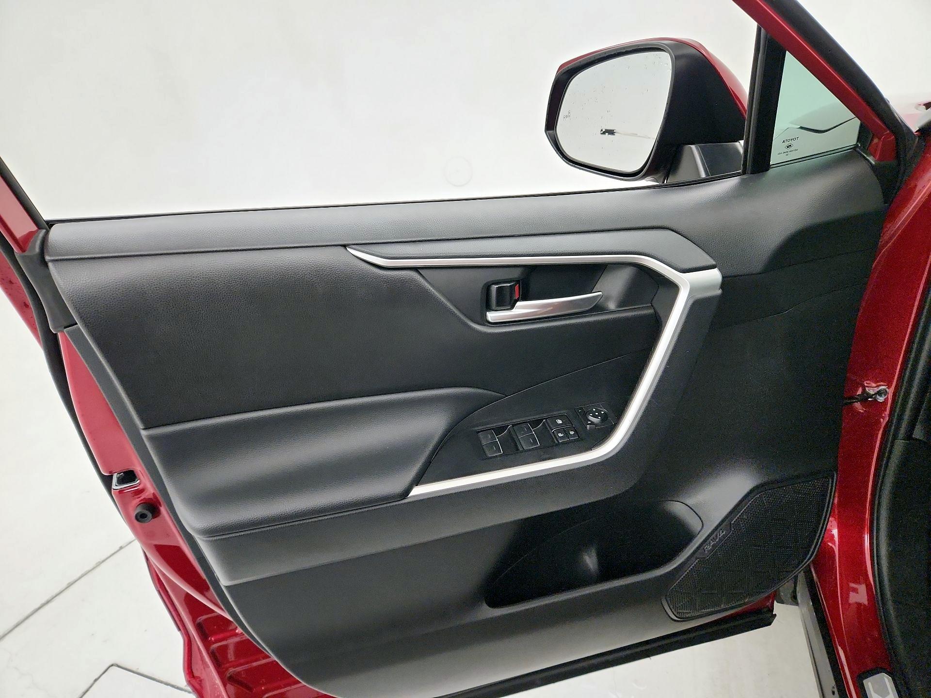 Thumbnail: 2023 Toyota RAV4 - 12