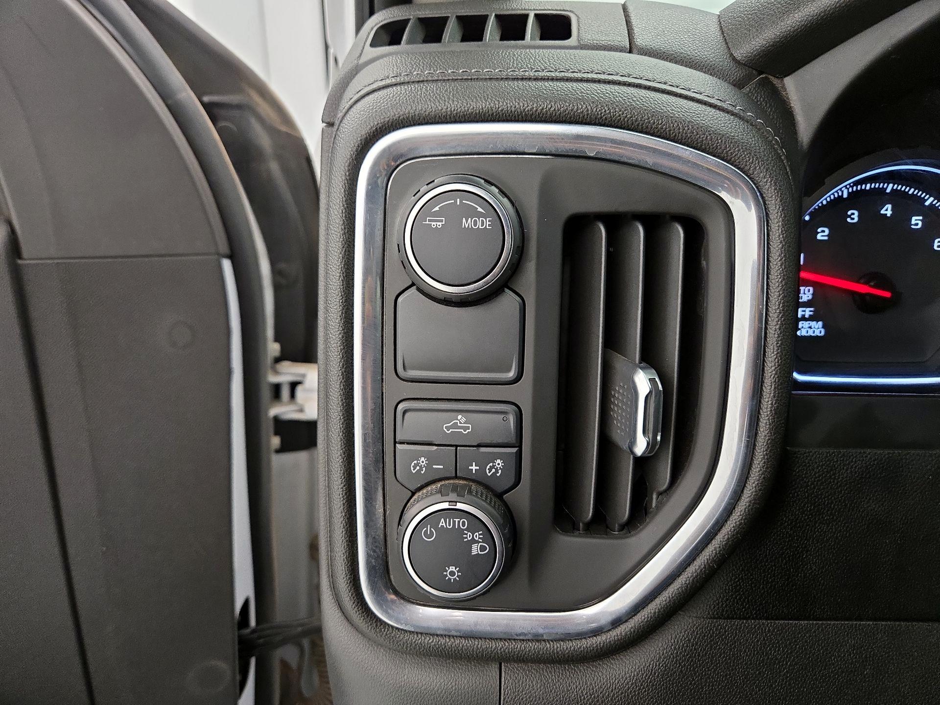 Thumbnail: 2020 Chevrolet Silverado 1500 - 13