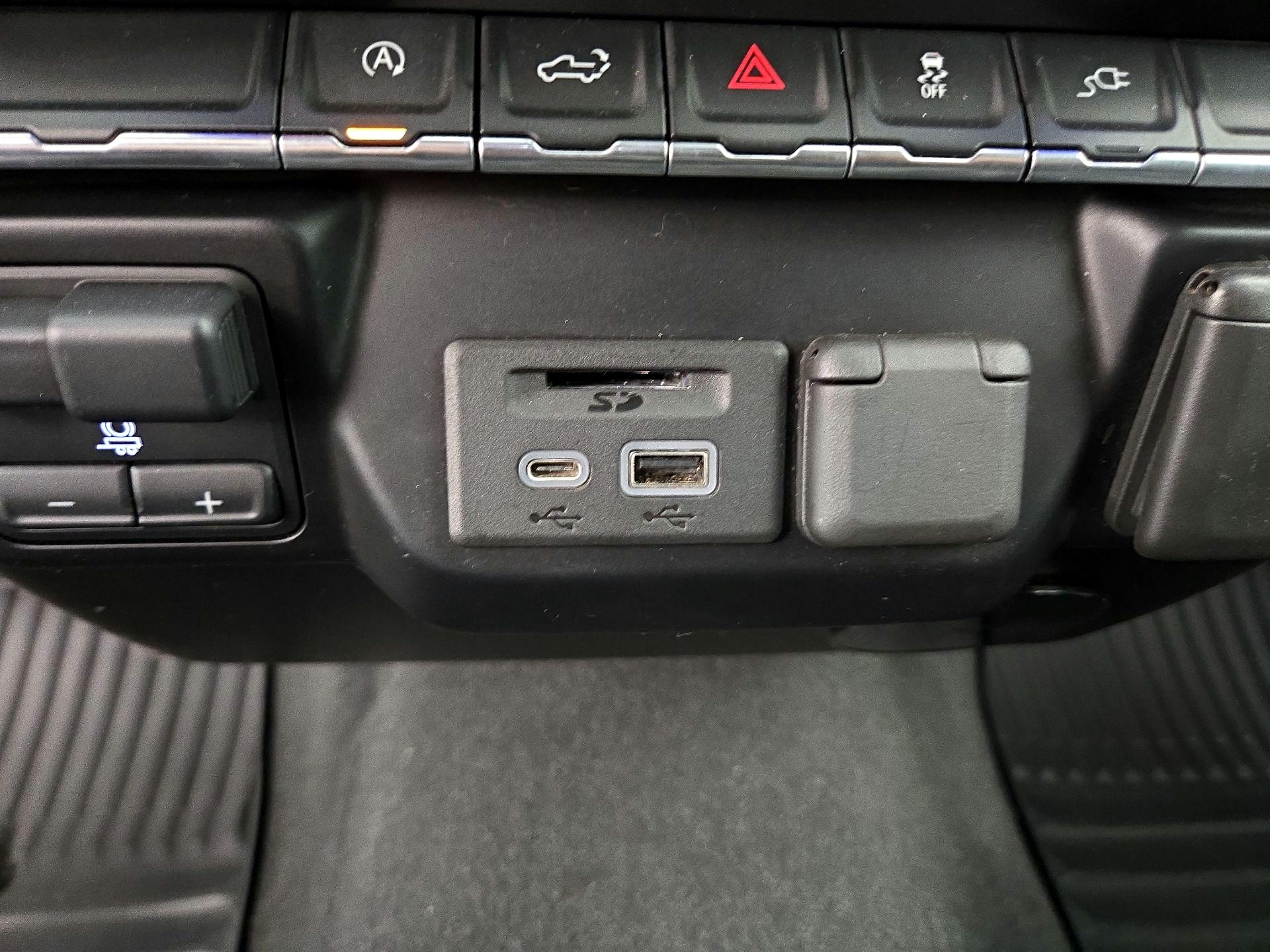 Thumbnail: 2020 Chevrolet Silverado 1500 - 18