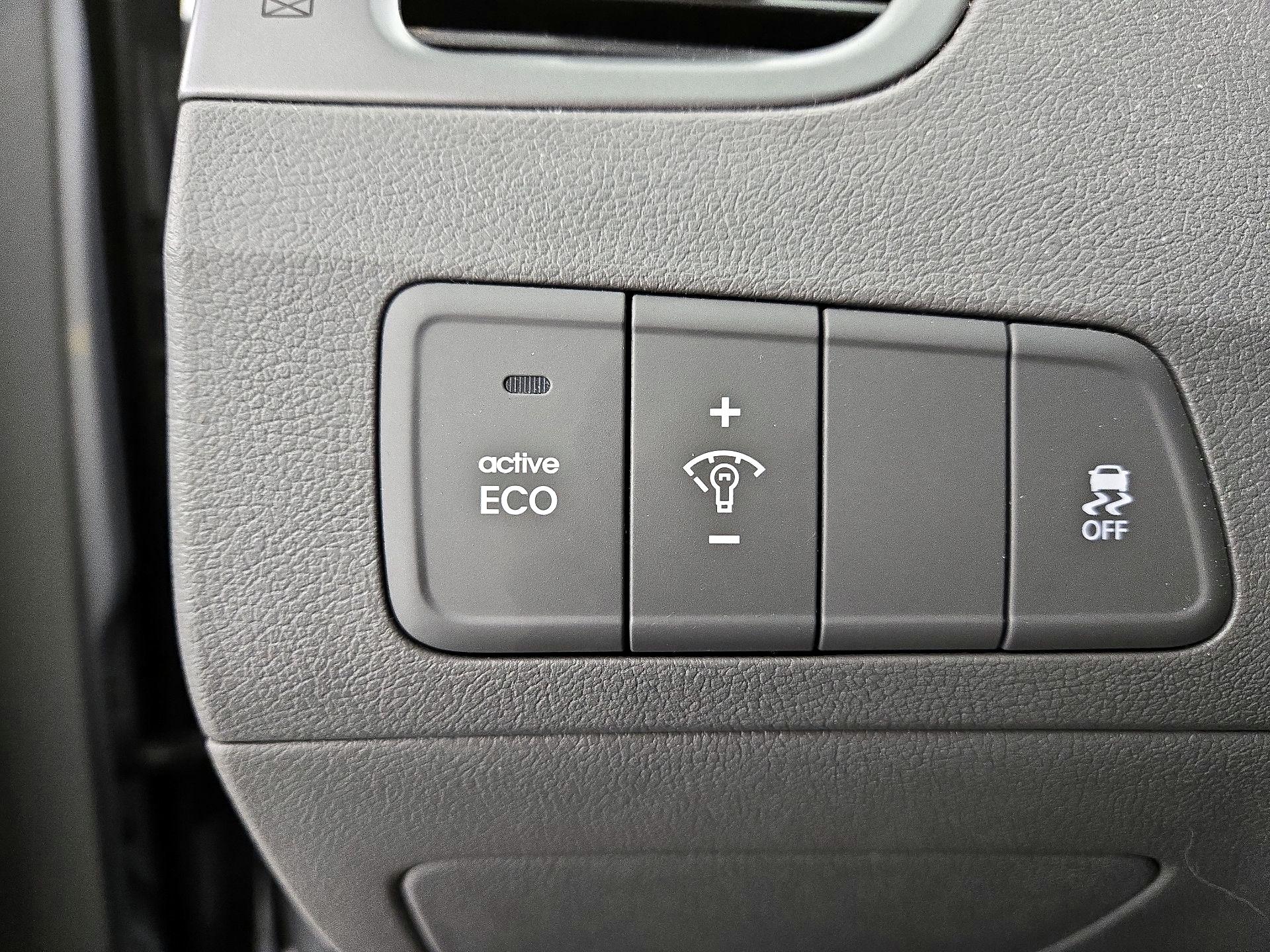 Thumbnail: 2014 Hyundai Elantra - 13
