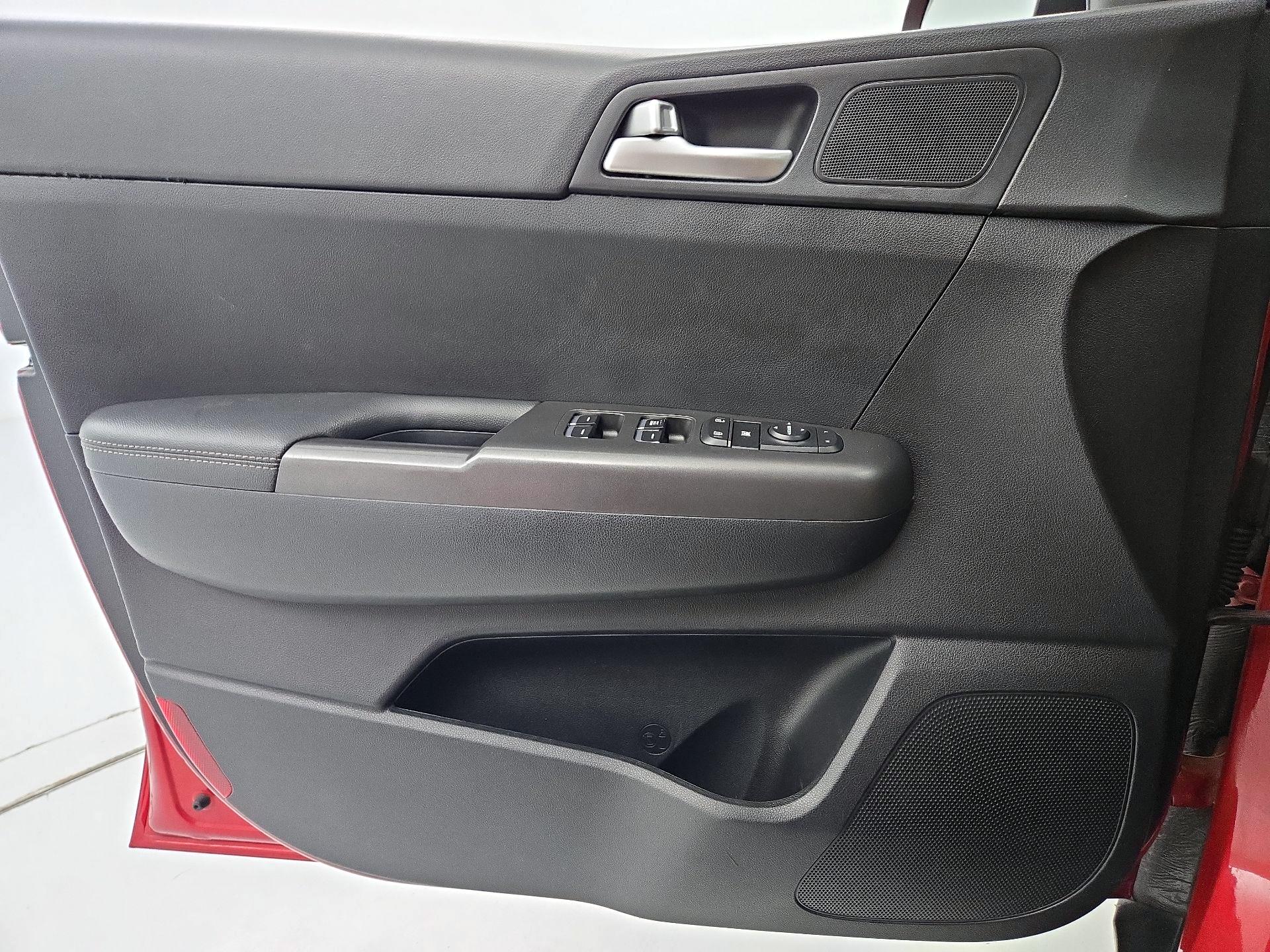 Thumbnail: 2021 Kia Sportage - 12