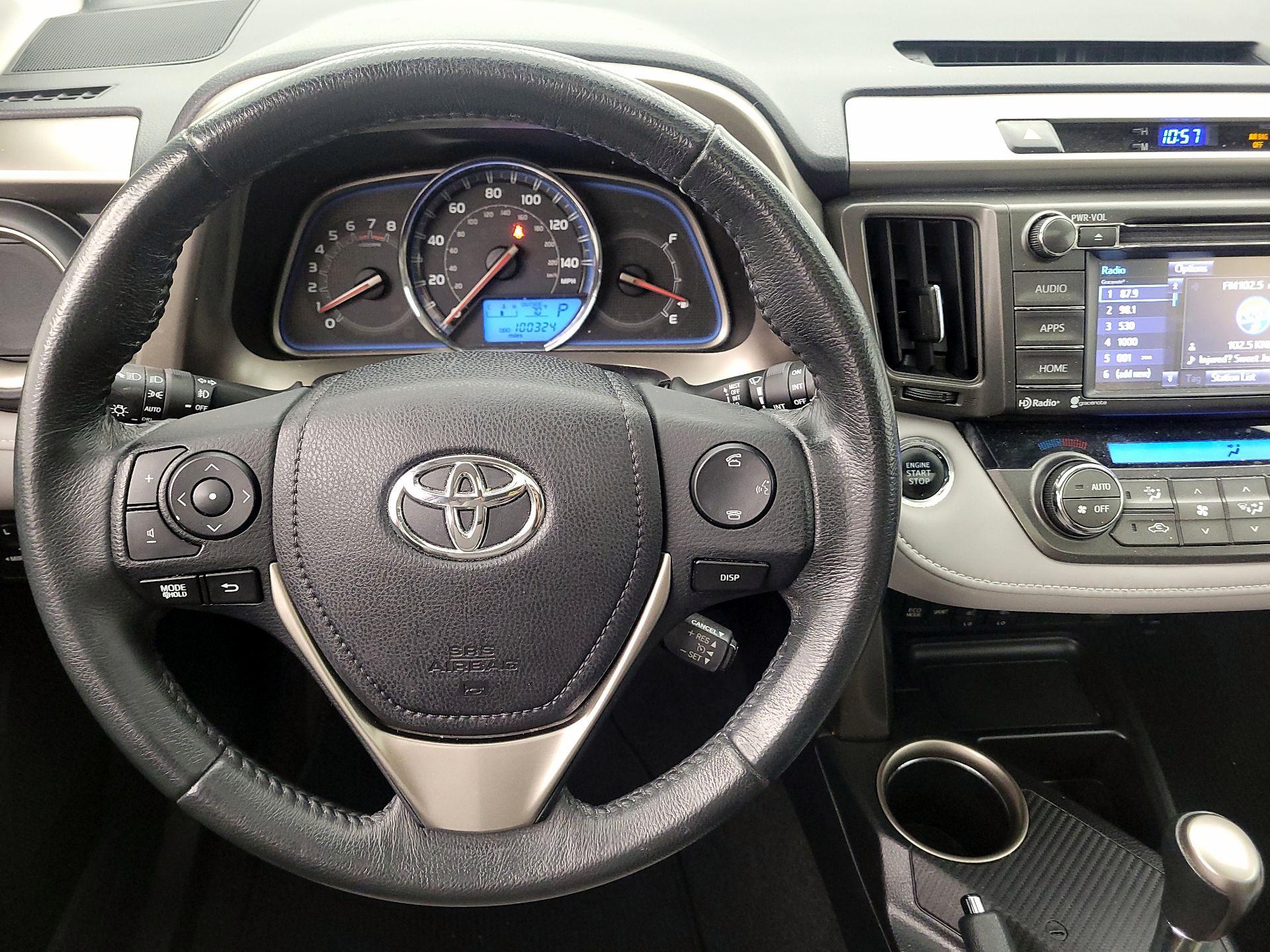 Thumbnail: 2015 Toyota RAV4 - 10