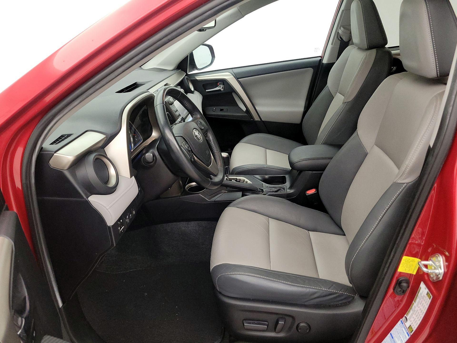 Thumbnail: 2015 Toyota RAV4 - 11