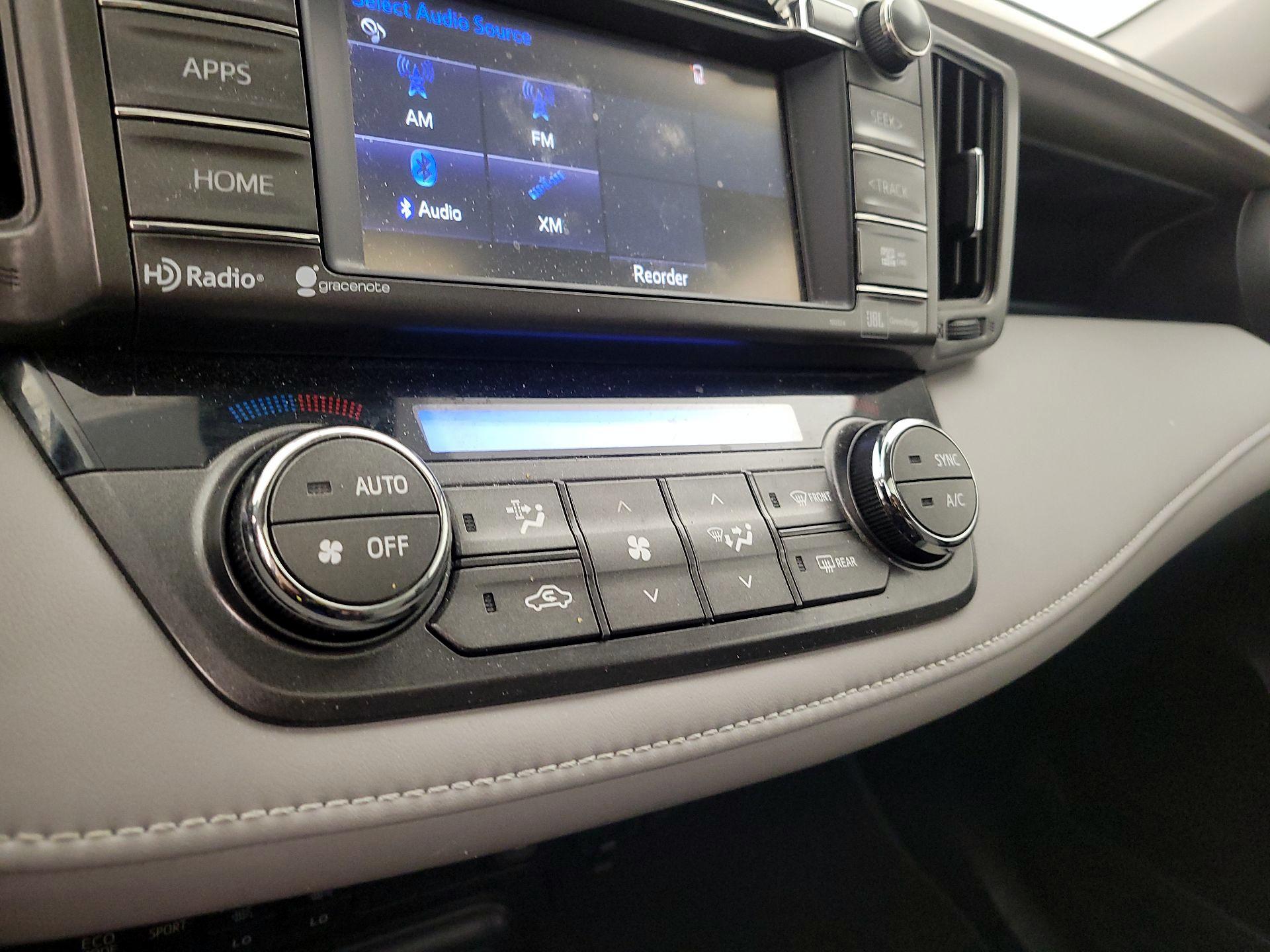 Thumbnail: 2015 Toyota RAV4 - 16