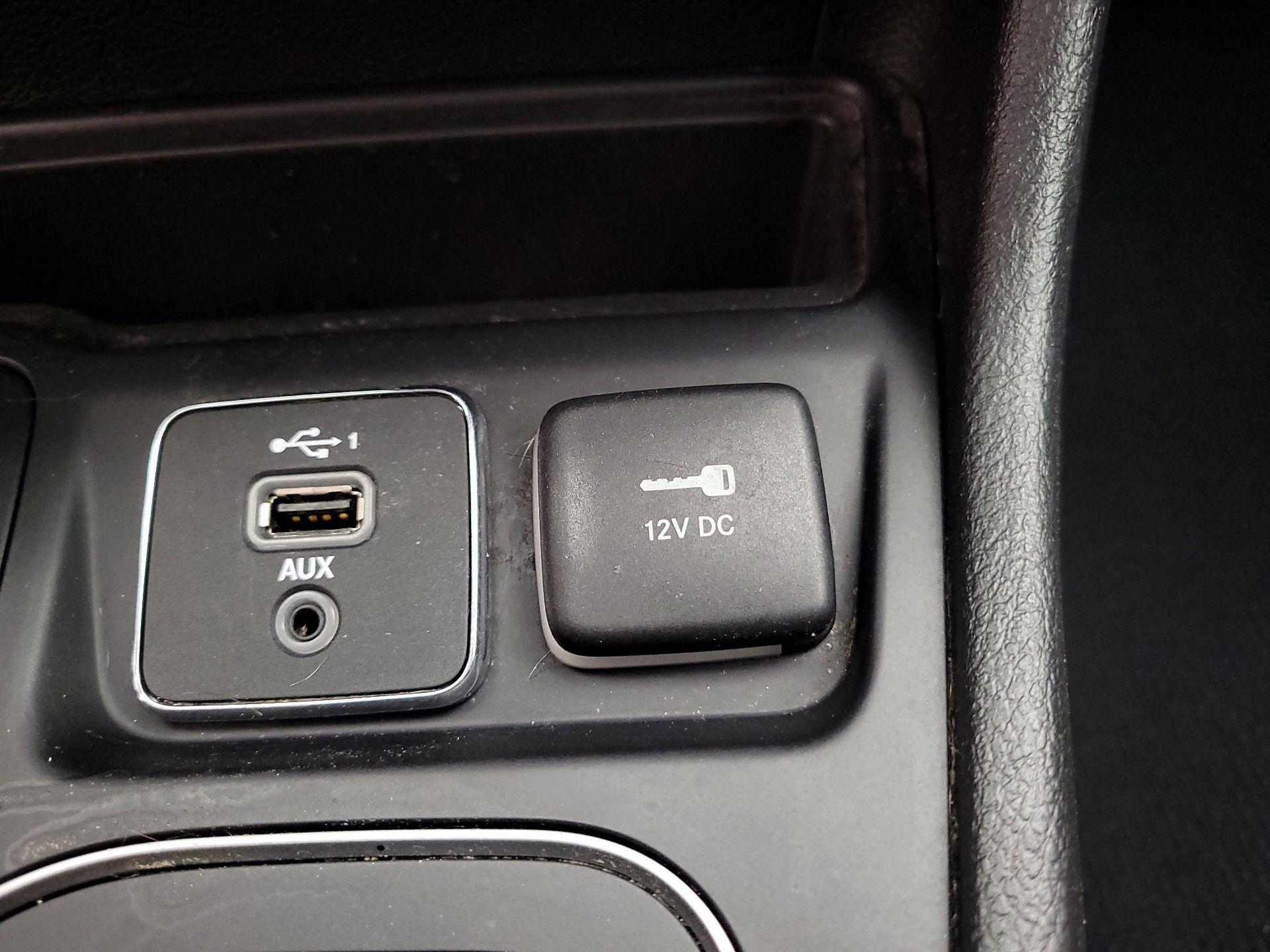 Thumbnail: 2021 Jeep Cherokee - 18