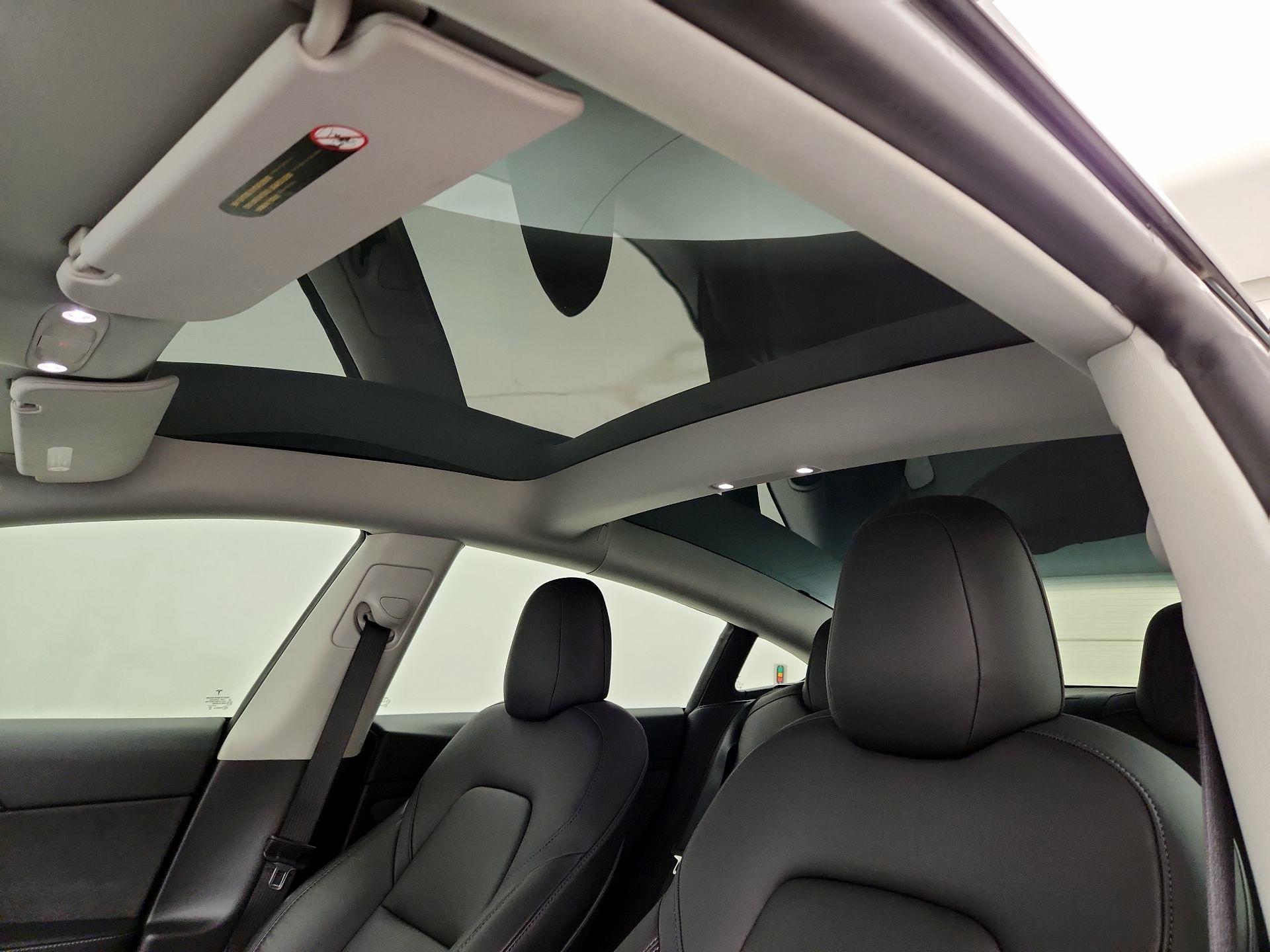 Thumbnail: 2022 Tesla Model 3 - 19