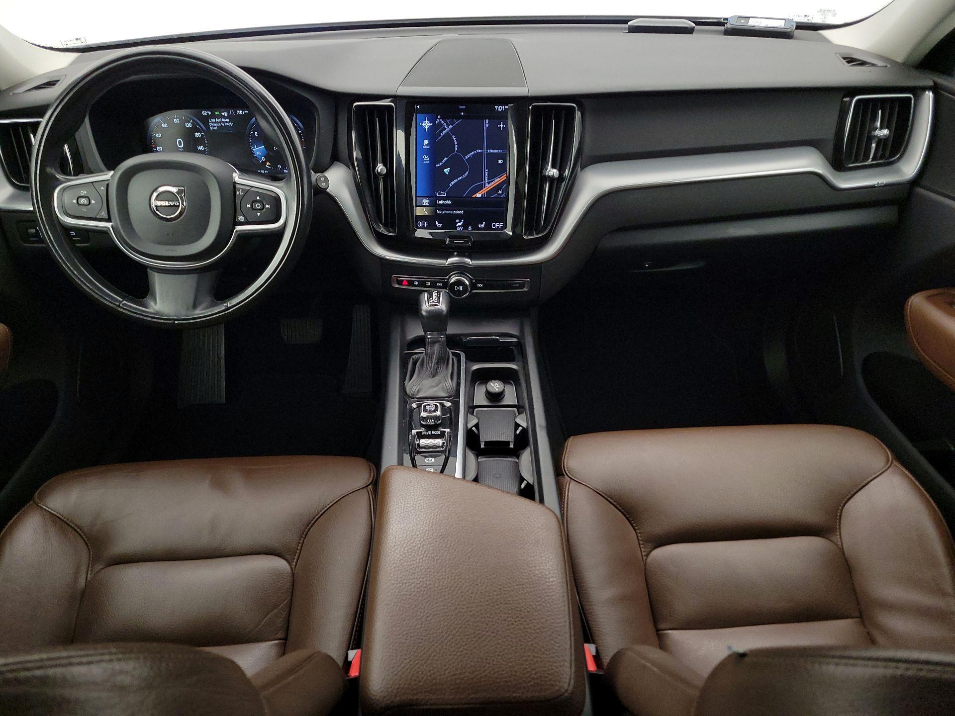 Thumbnail: 2018 Volvo XC60 - 9