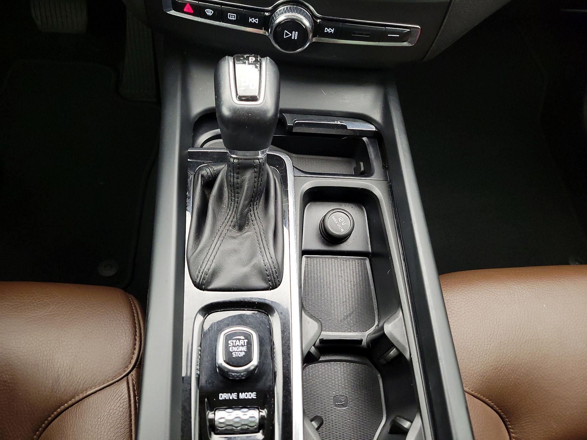 Thumbnail: 2018 Volvo XC60 - 18