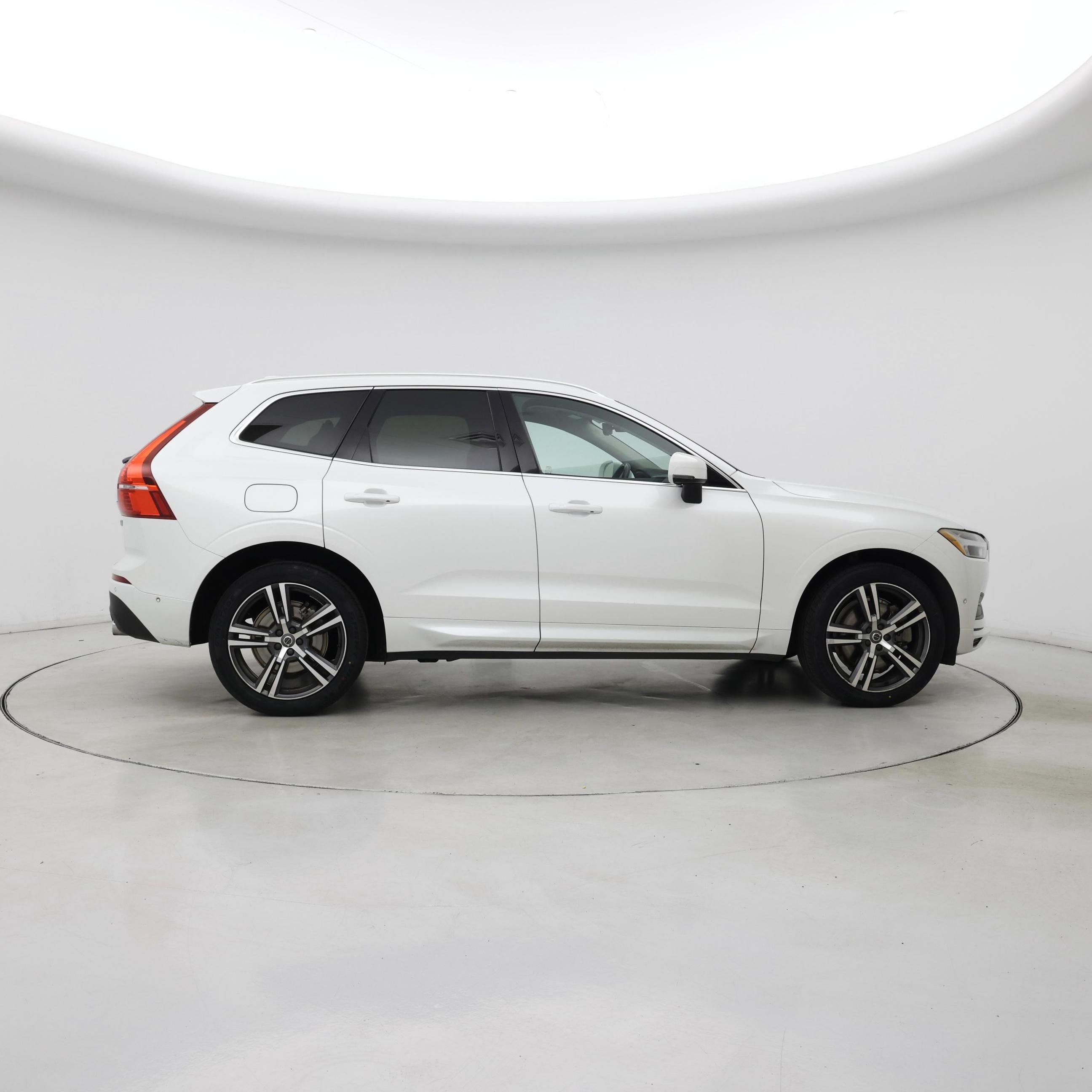 Thumbnail: 2018 Volvo XC60 - 7