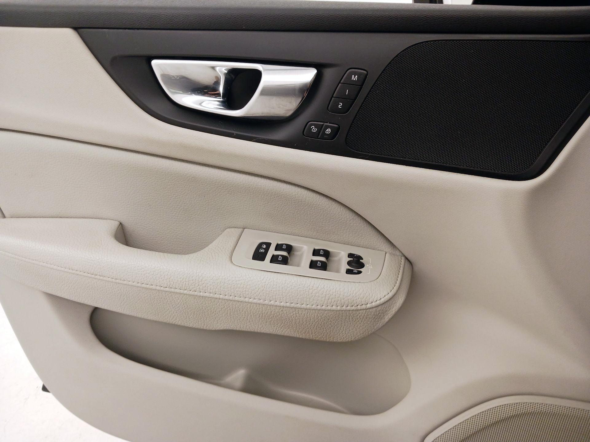 Thumbnail: 2020 Volvo S60 - 12