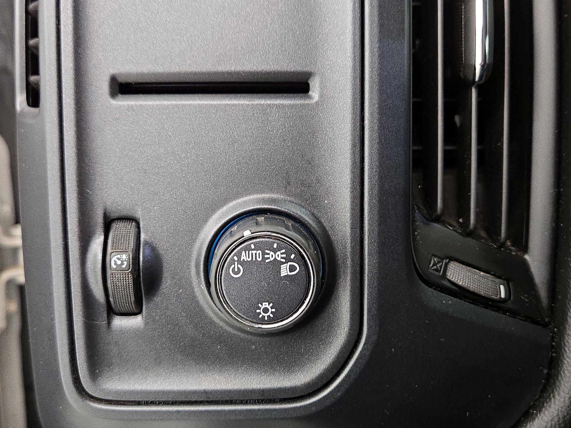 Thumbnail: 2018 Chevrolet Silverado 1500 - 13