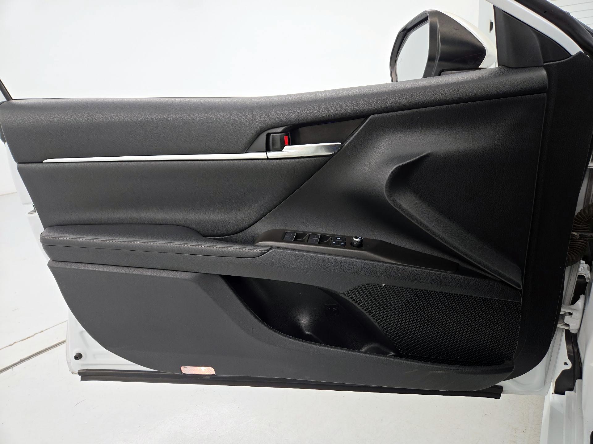 Thumbnail: 2021 Toyota Camry - 12