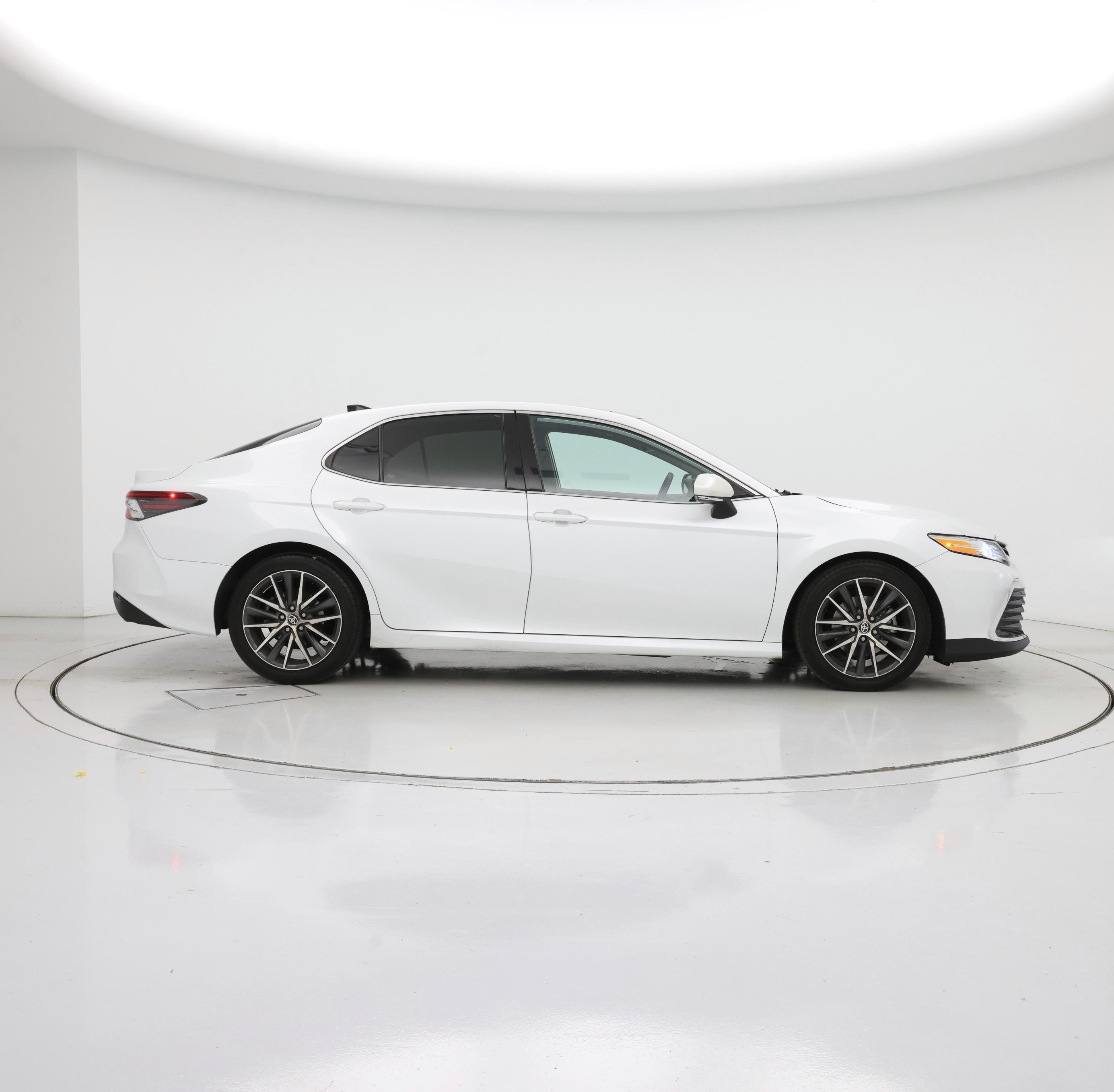 Thumbnail: 2021 Toyota Camry - 7