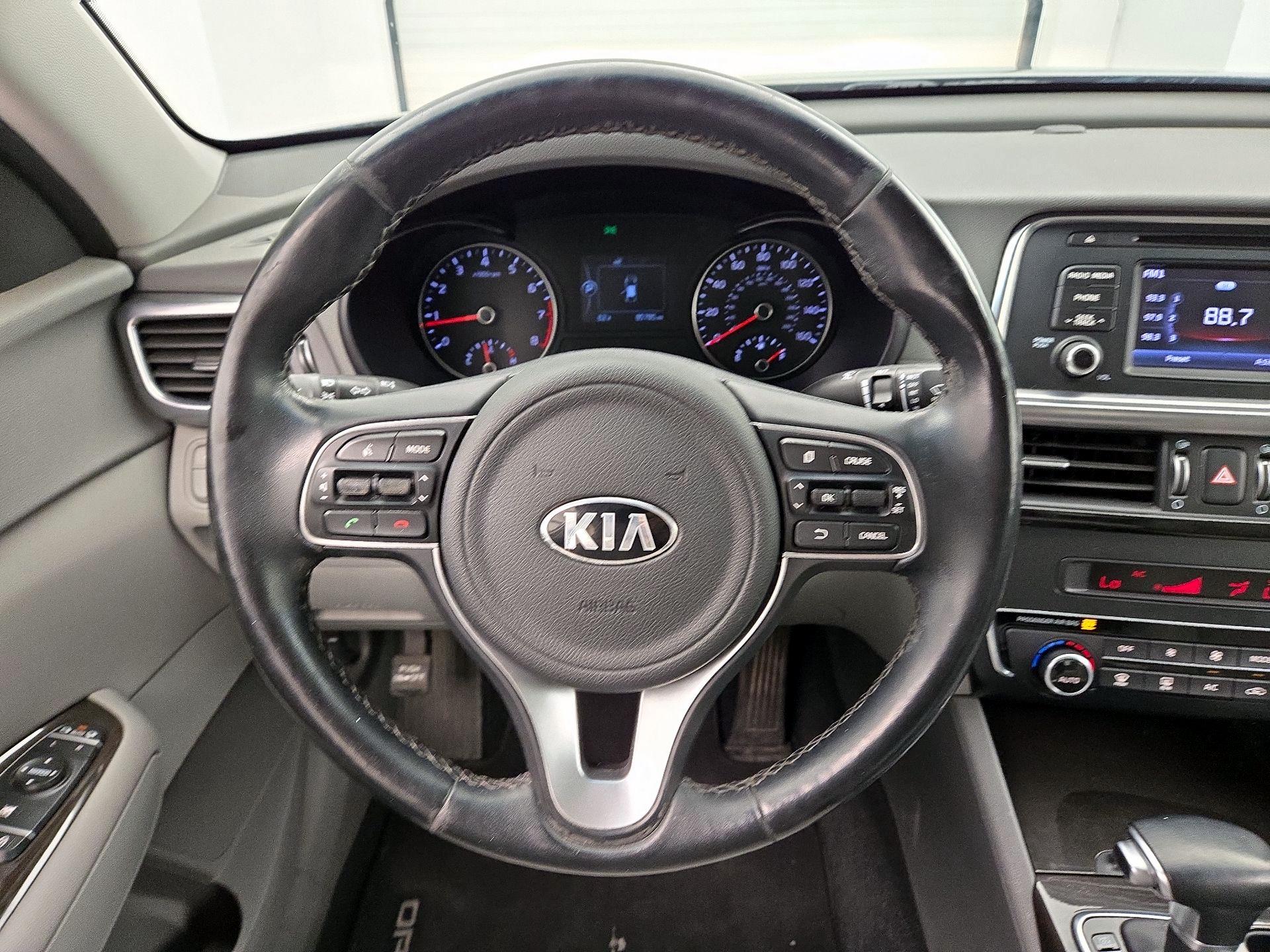 Thumbnail: 2016 Kia Optima - 10