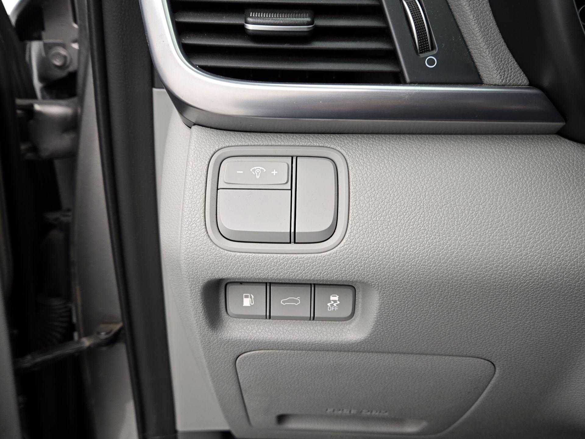 Thumbnail: 2016 Kia Optima - 13