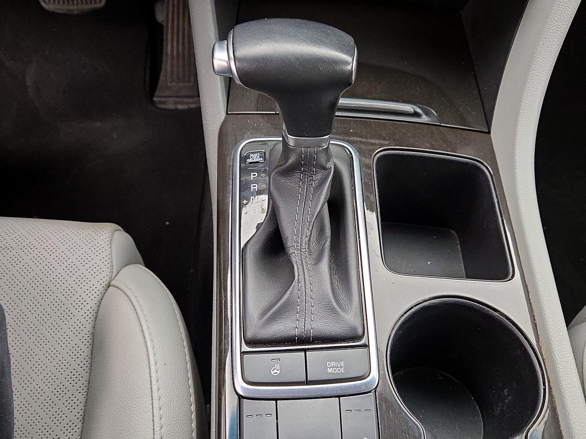 Thumbnail: 2016 Kia Optima - 17