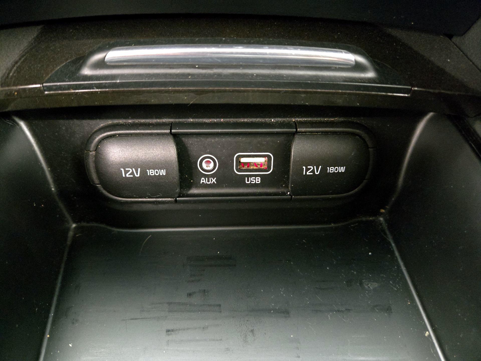 Thumbnail: 2016 Kia Optima - 18